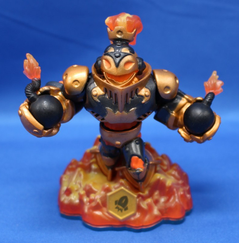 Lot of 2 Skylanders Swap-Force Figures Blast Zone & Smolderdash Light Core