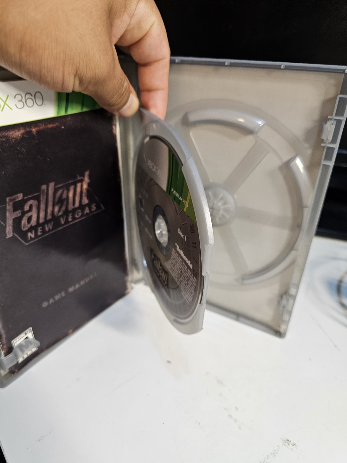Fallout: New Vegas Ultimate Edition (Xbox 360, 2012) READ DESCRTN AND SEE PICS