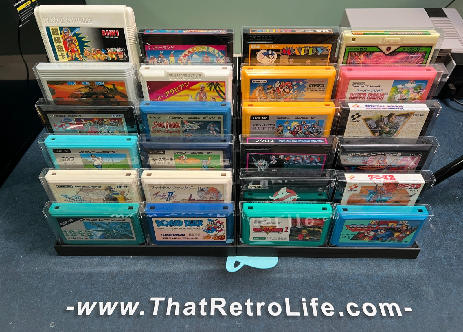Famicom Loose Cartridge Display Stand | Modular | 3D Printed PLA