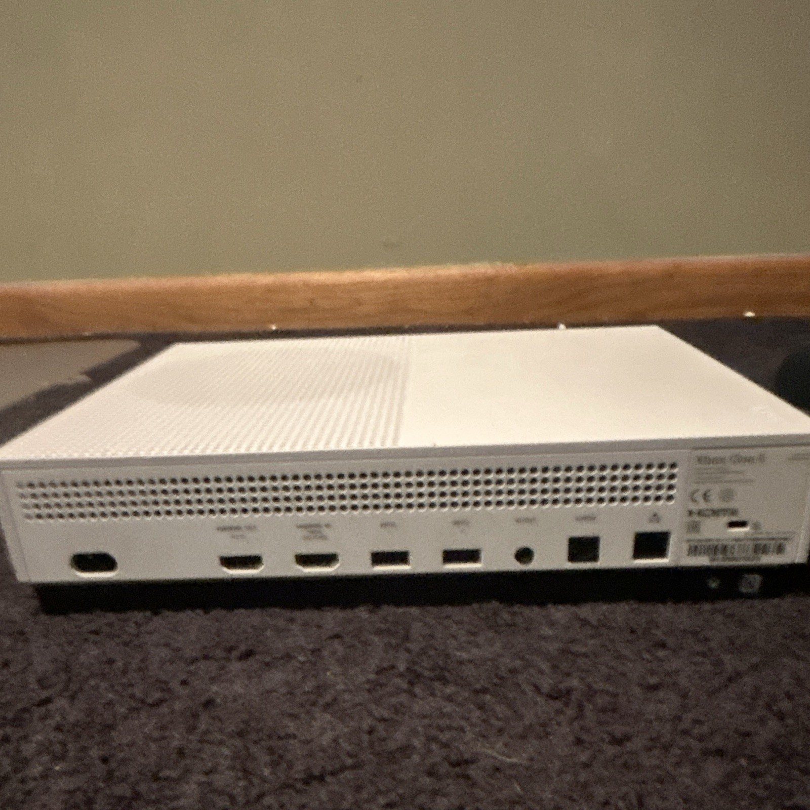 Microsoft Xbox One S White Home Console 4K UHD Blu-Ray Compatible Region Free