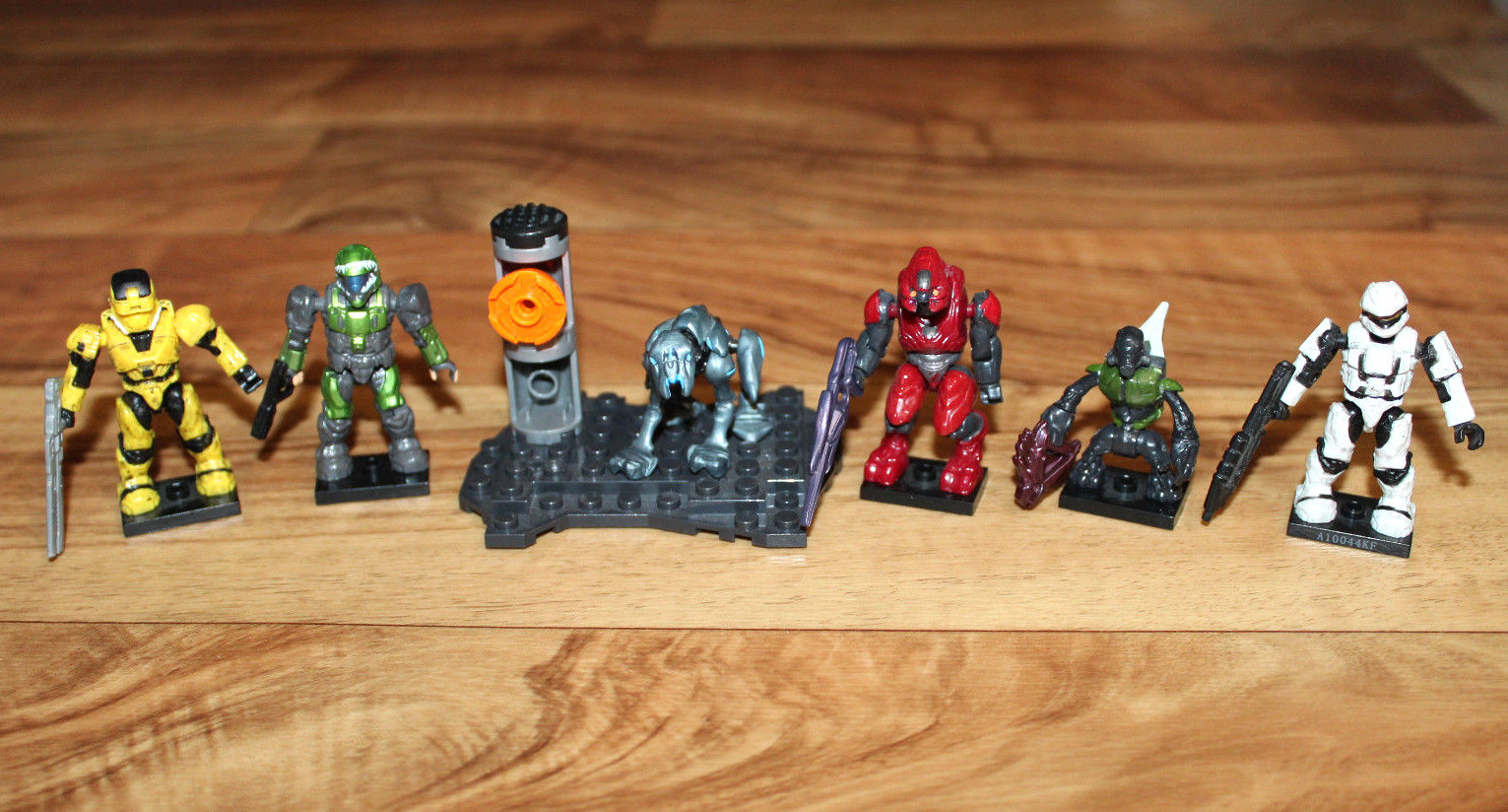 Mega Bloks Mega Construx Halo Figure Set Master Chief Spartan Green White Yellow