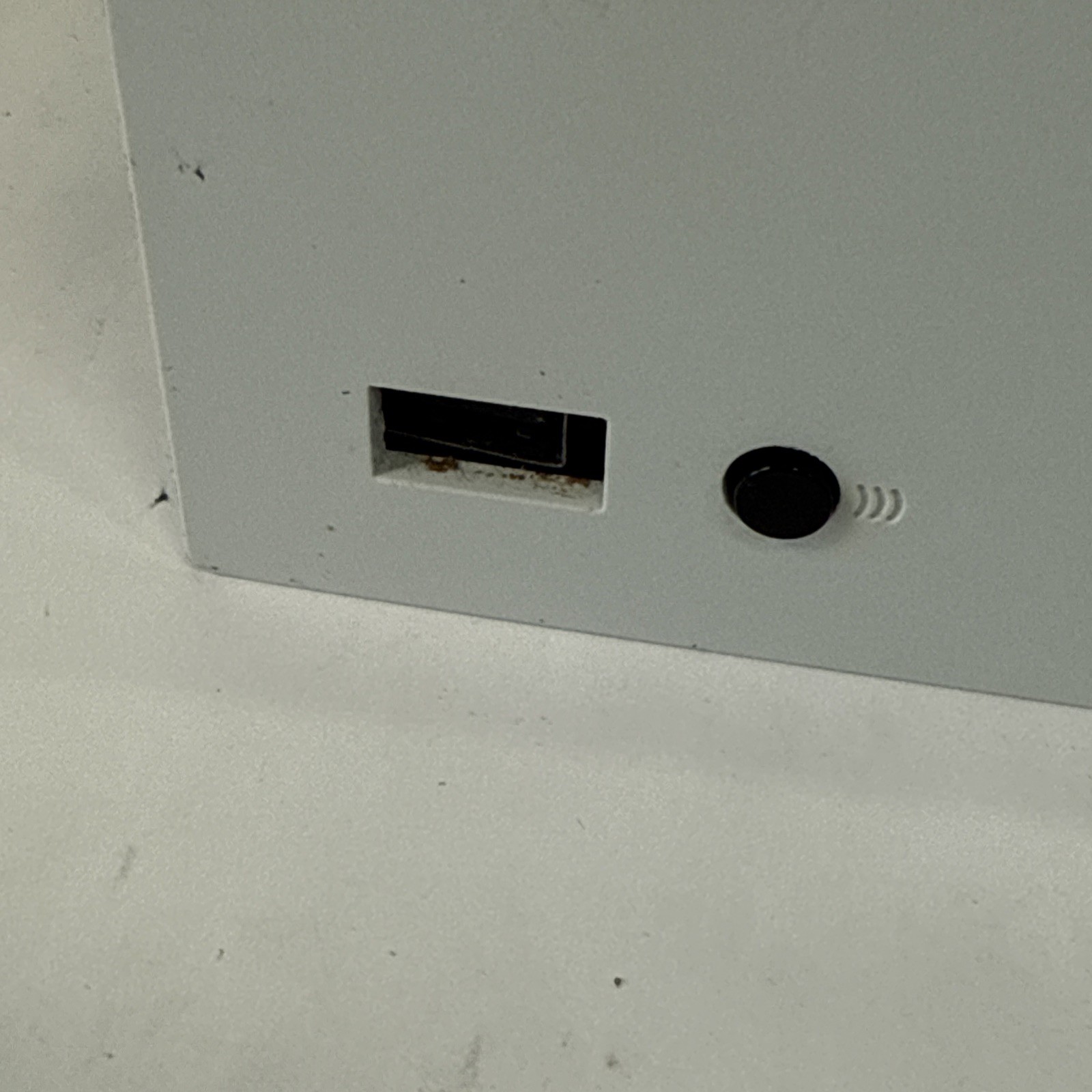 (FOR PARTS REPAIR) Microsoft Xbox Series S Console 1883