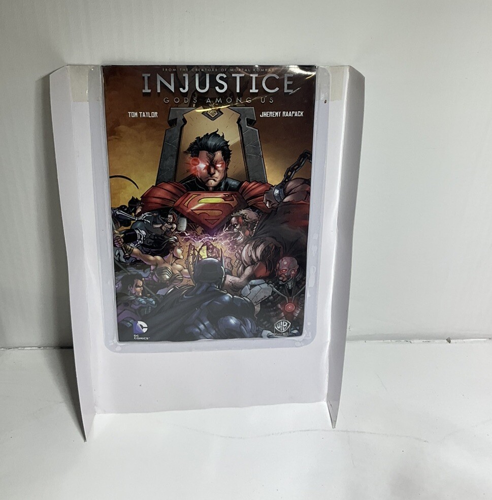 Injustice: Gods Among Us Collector’s Edition PS3 2013 Batman Wonder Woman Statue
