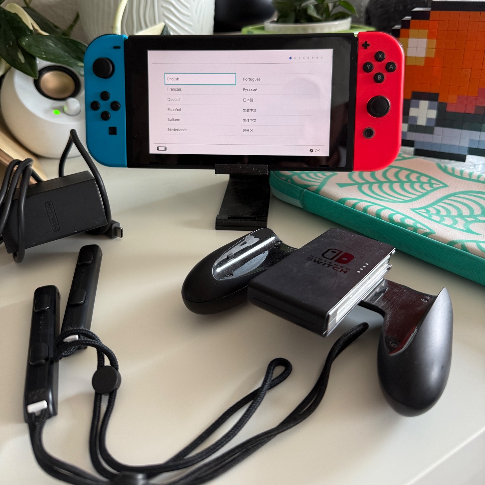 Nintendo Switch Console Blue Red Joy-Cons Bundle Dock Charger 128GB Tested