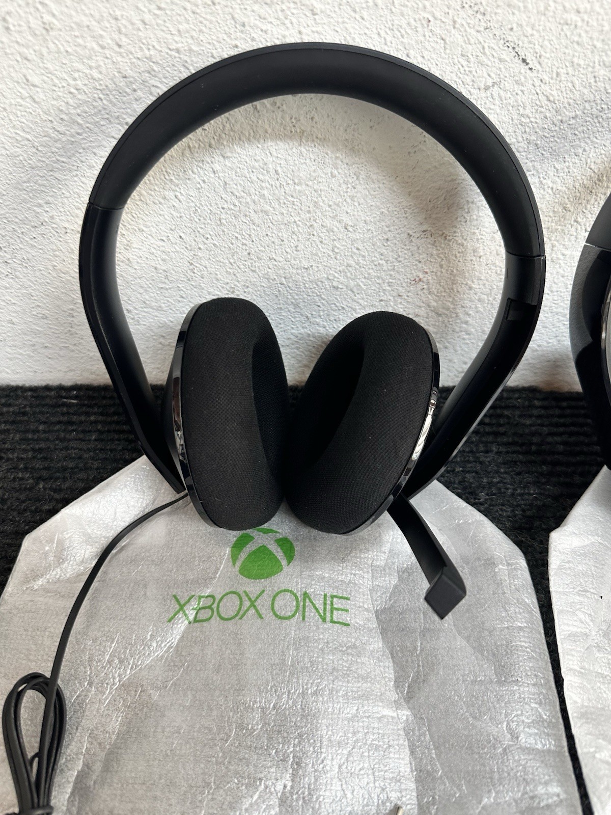 Lot Of 8 Microsoft Xbox One Stereo Headset Wired 3.5 mm Jack New No Box
