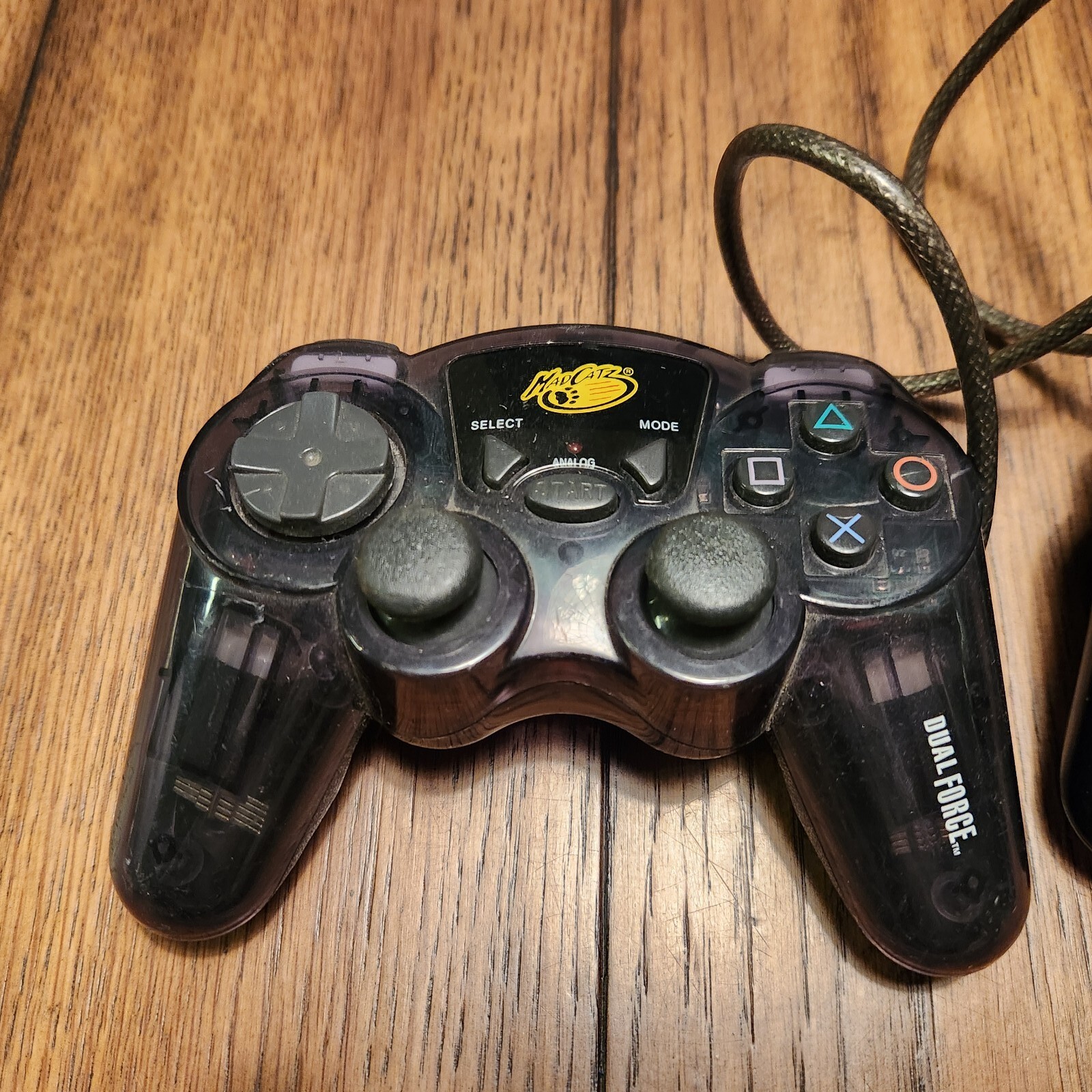 Mad Catz Dual Force PsP2 Gaming Controllers Vintage Cords UNTESTED LoT (2)
