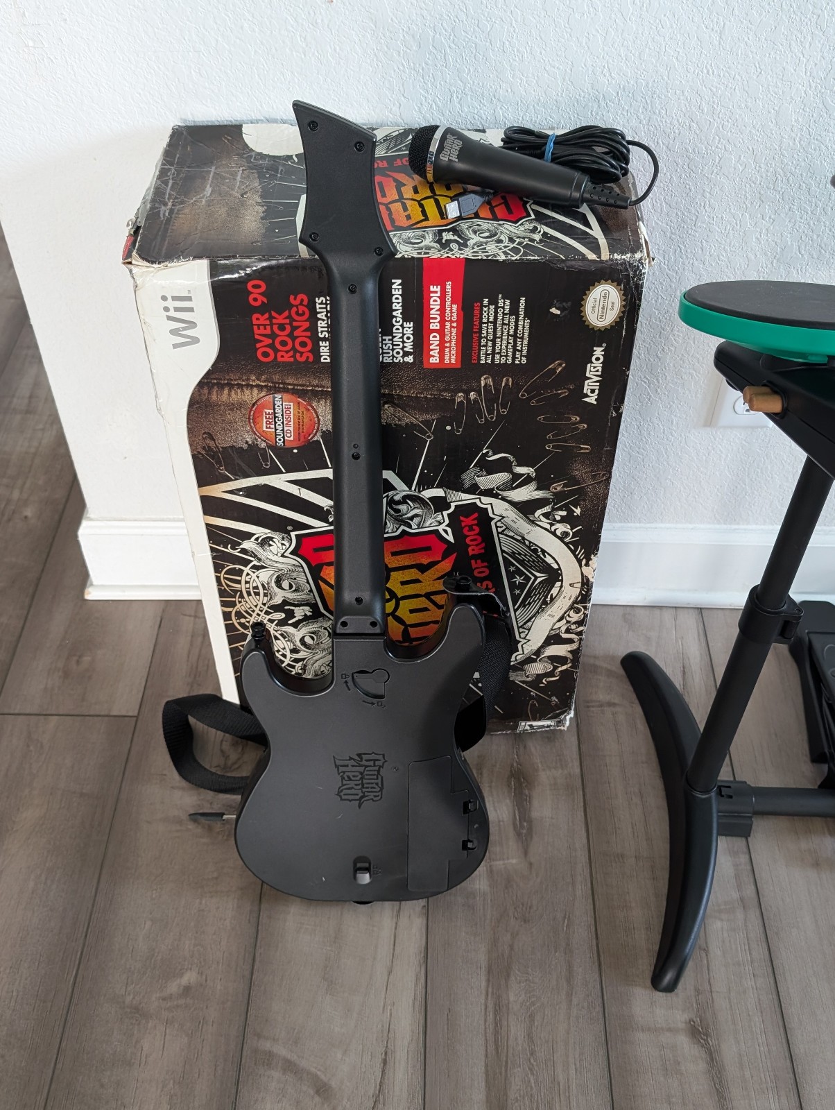 Guitar Hero Warriors of Rock Super Bundle Wii Drums Microphone Nintendo