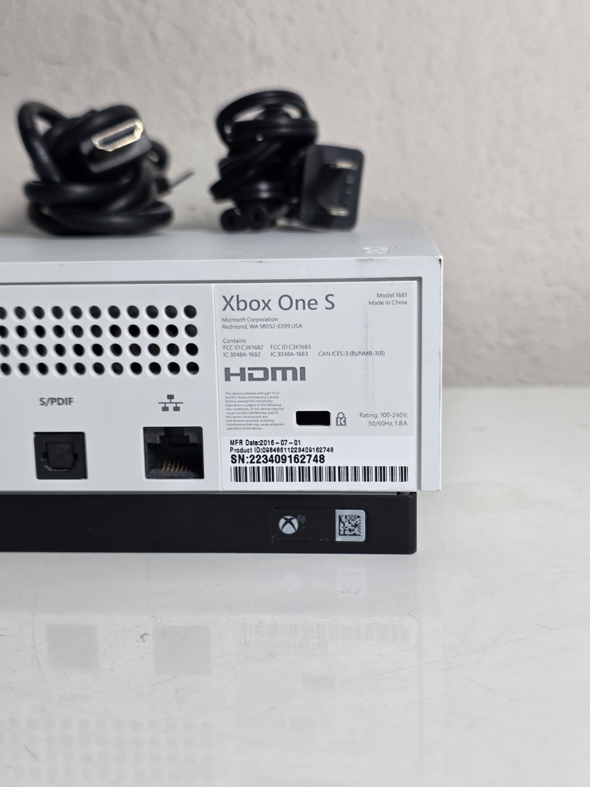 Microsoft Xbox One S (Model 1681) 500GB Gaming System Console W/ Wires Tested