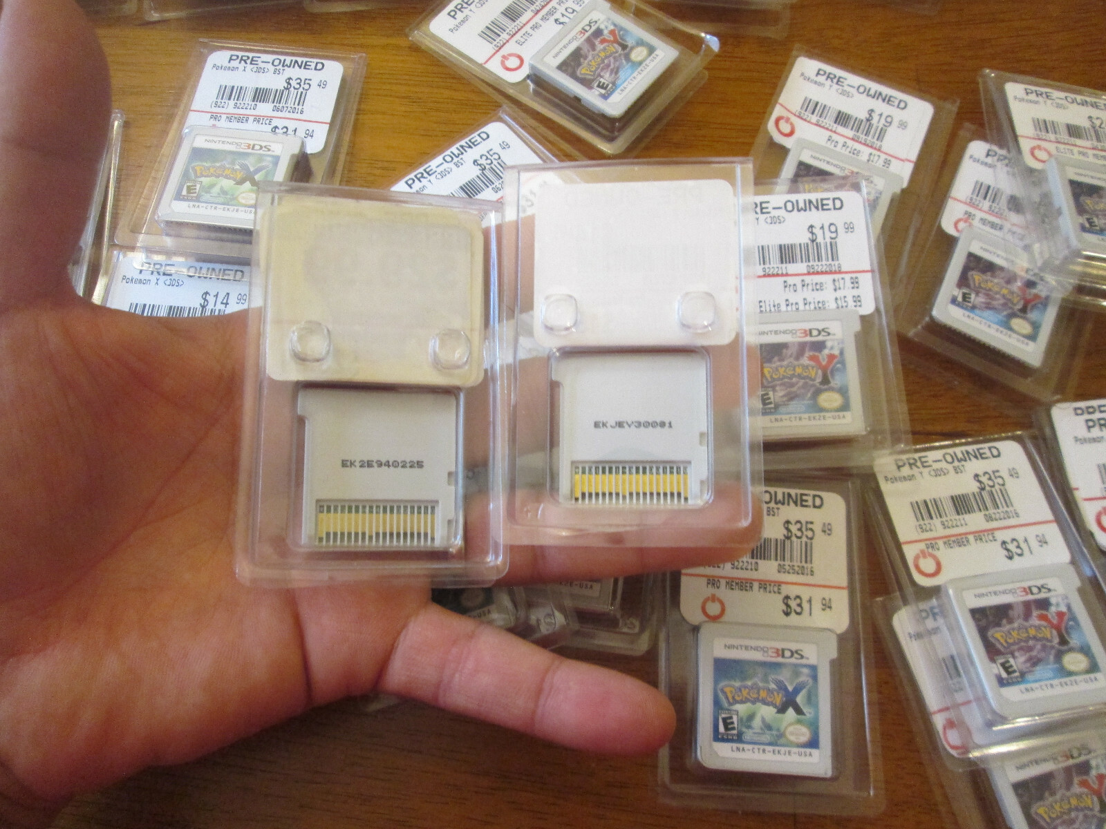 Pokemon X & Y Nintendo 3DS LOT SET AUTHENTIC ONLY CARTRIDGE WORKS PERFECTLY