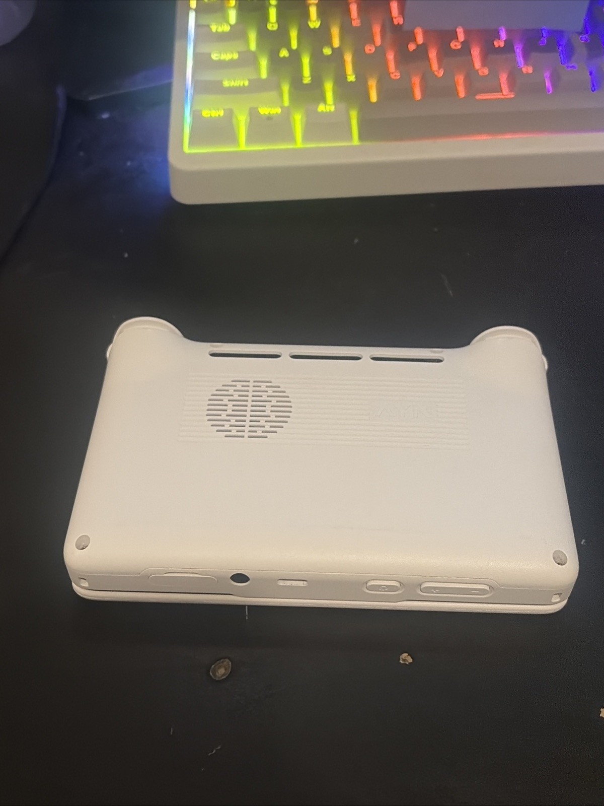 AYN Thor PRO Batch 4 Handheld – NO BOX – Barely Used iisu installed