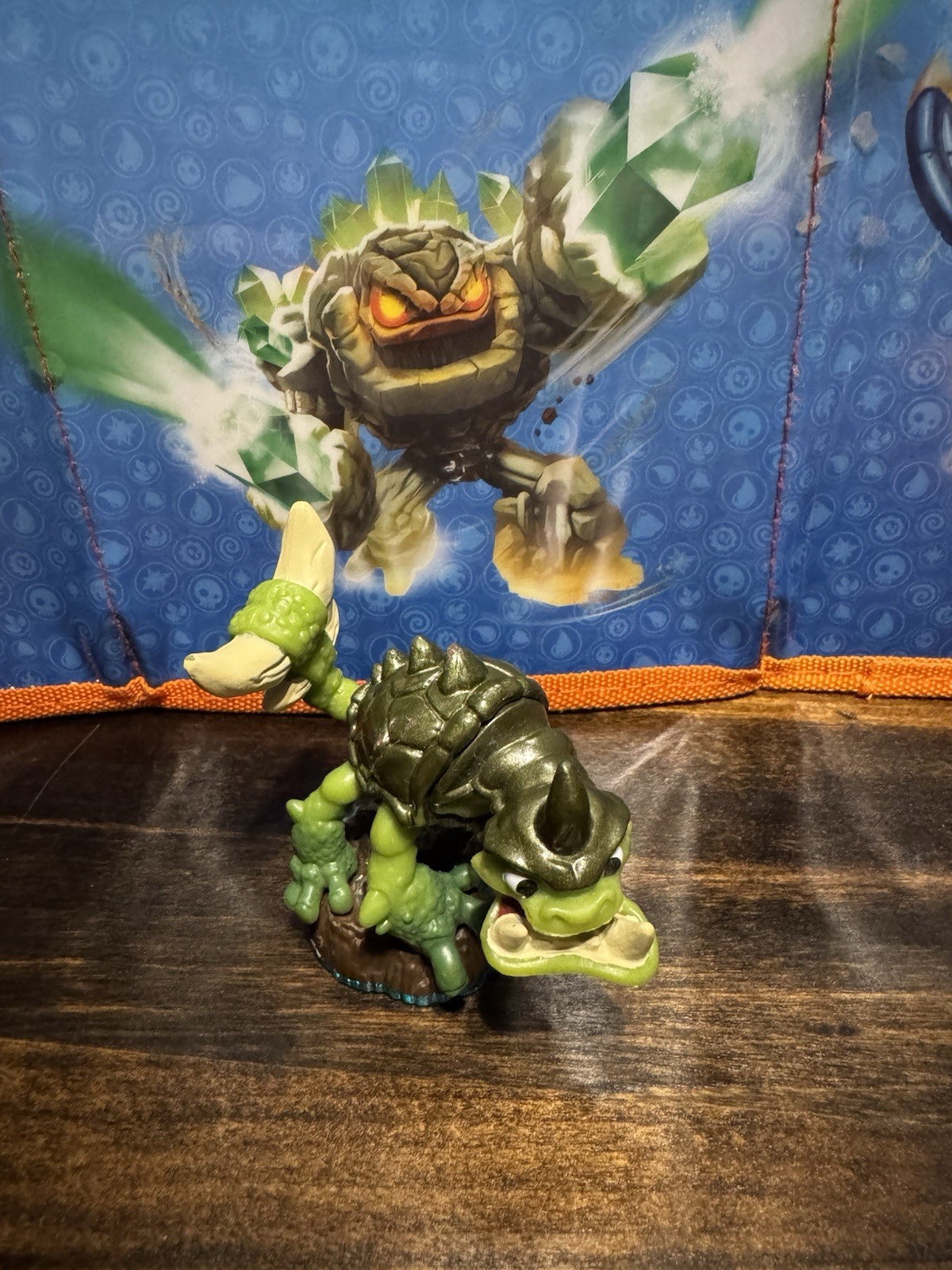 Skylanders Collection 11 Figures , travel bag and copy of game