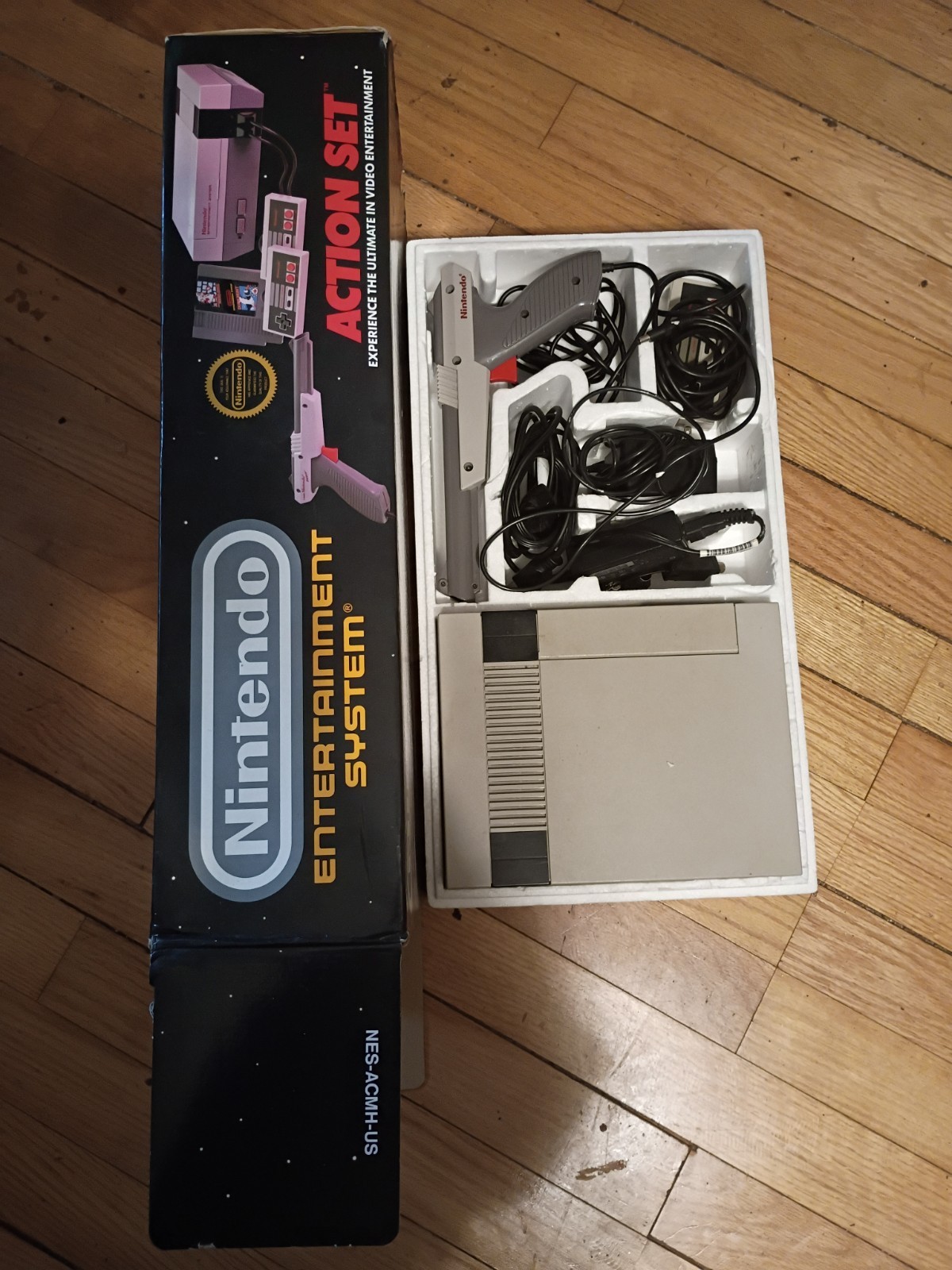 Original Nintendo Entertainment Center Action Set With Include Super Mario 3