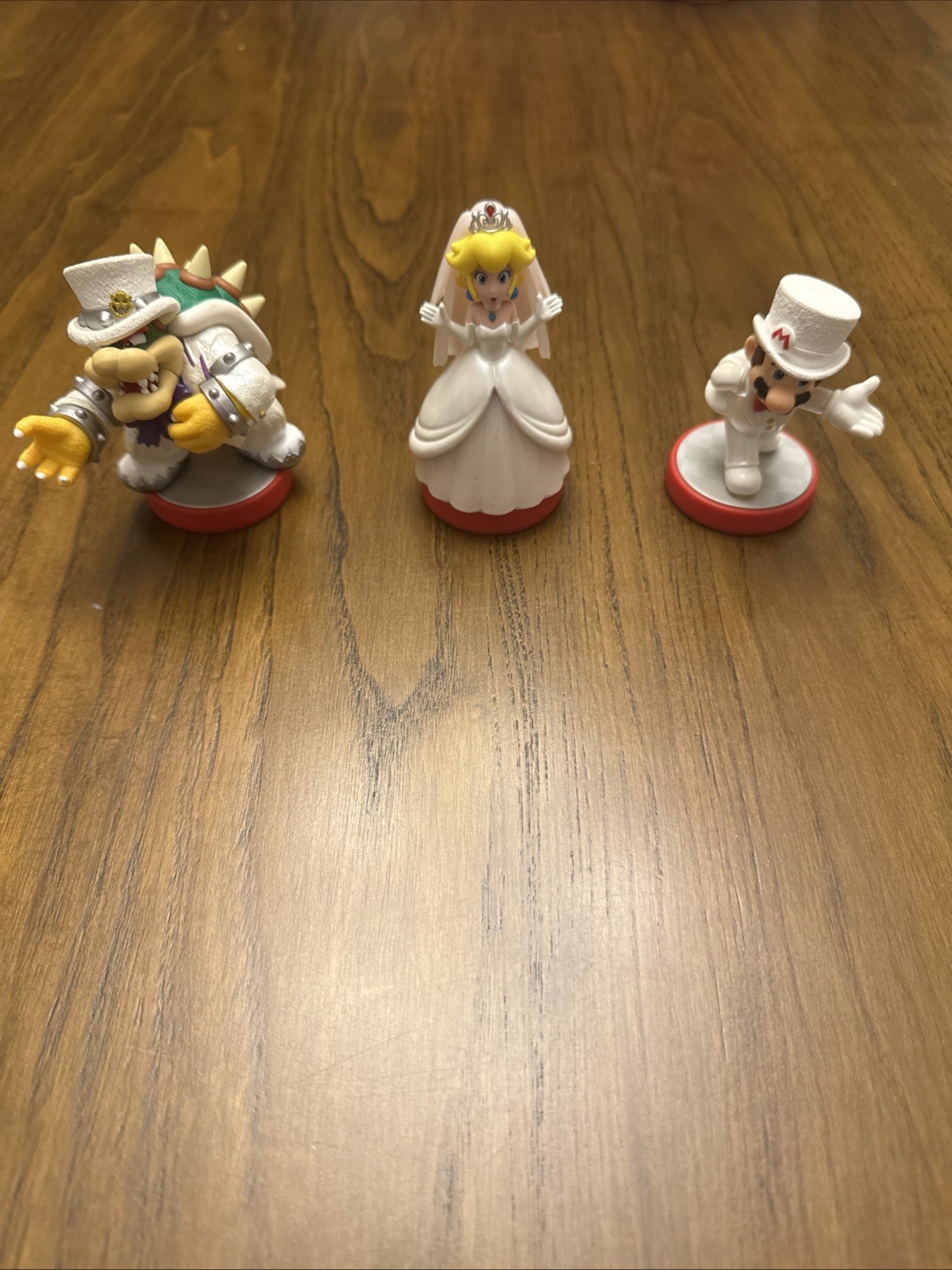 Mario Wedding Amiibo 3‑Pack — Loose — Nice Condition — Fast Shipping