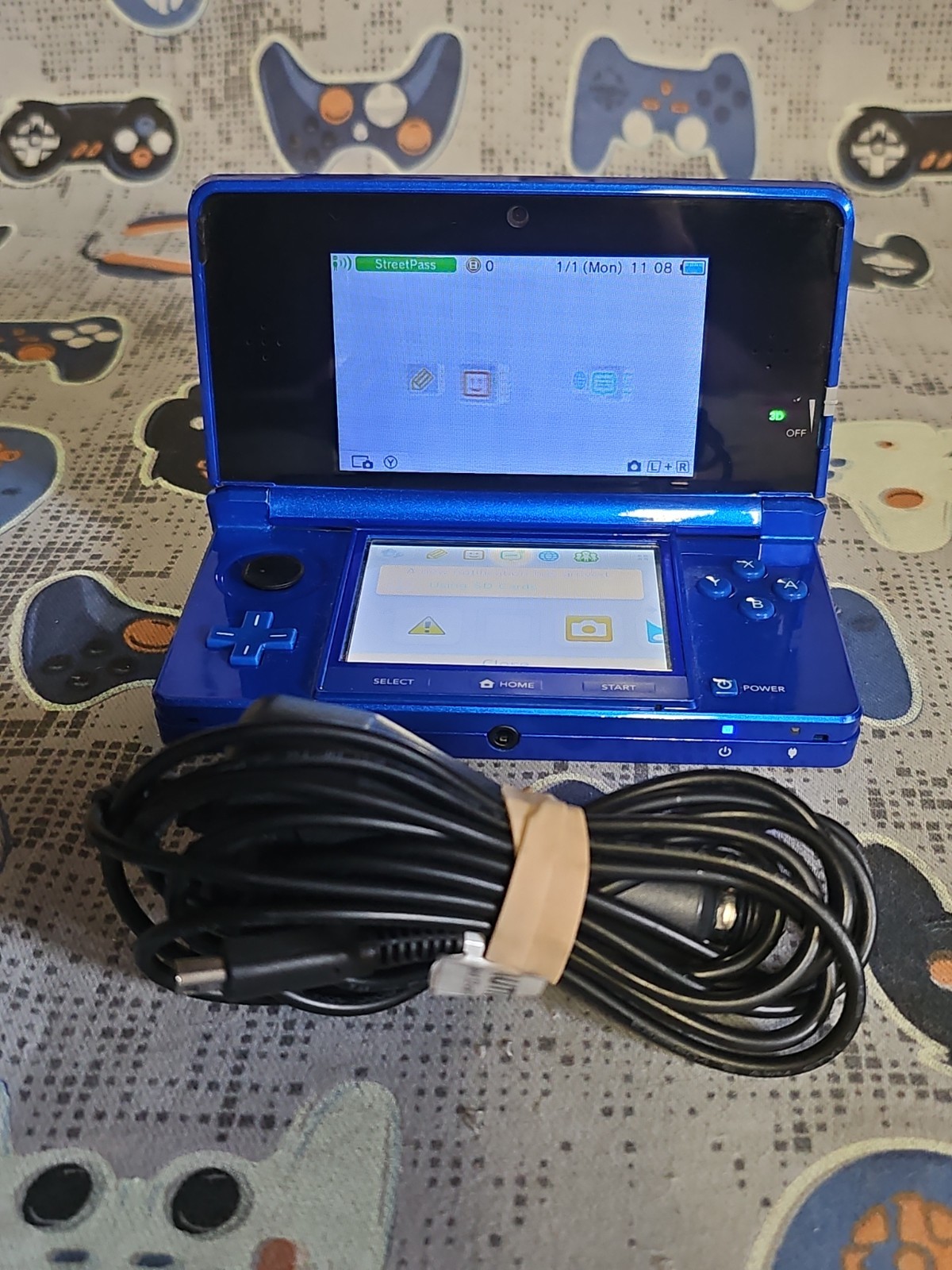 Nintendo 3DS CTR-001(USA) Blue NTSC-U/C W/Car Charger Included & 2GB M/card