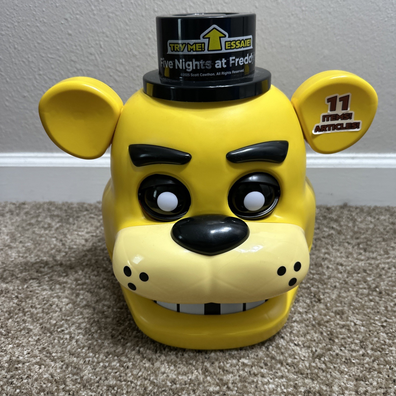 Five Nights At Freddy’s 10th Anniversary Animatronic Head And Golden Freddy READ