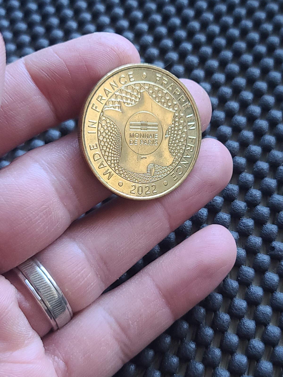 Rabbids FutureScope Coin Medal Souvenir Rare Promo Mario Nintendo Ubisoft France