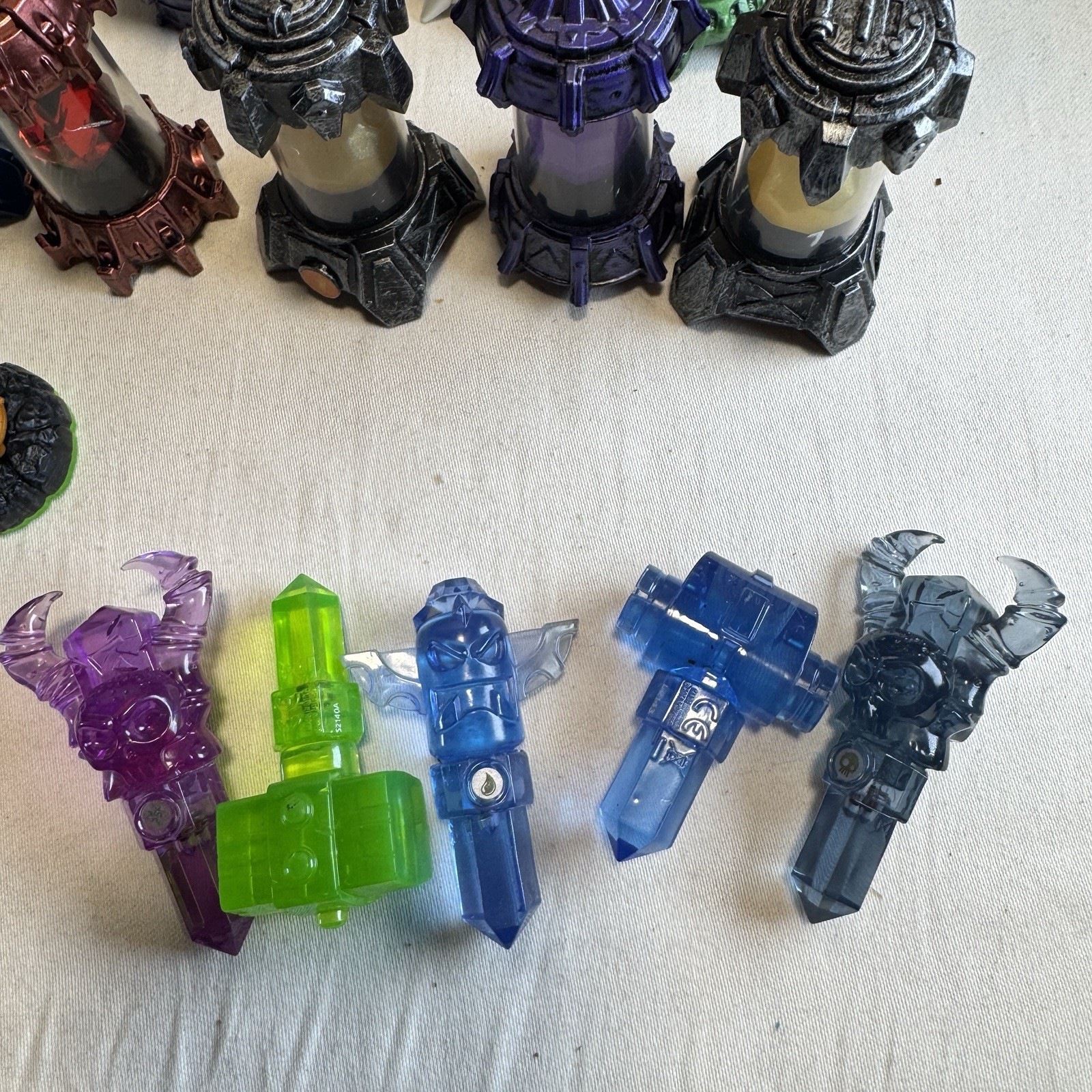 Activision Skylanders Character Figures 90 With Portal Crystals And Keys!