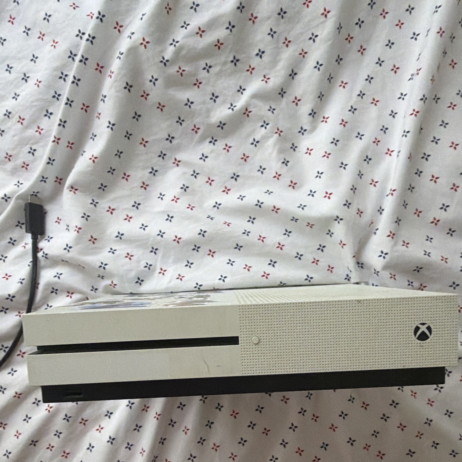 Microsoft Xbox One S 500GB Console 4K UHD Blu-Ray Compatible White/Black