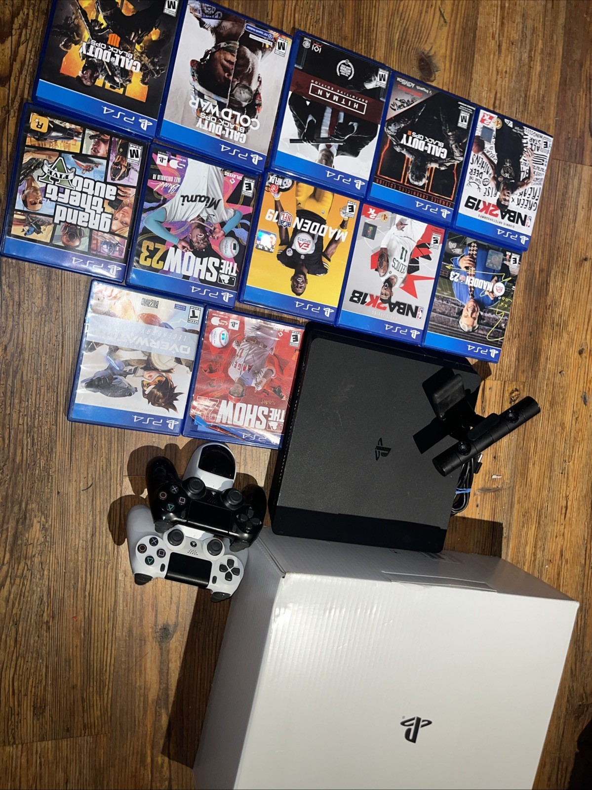Sony PlayStation 4 Slim CUH-2115B 1TB Console Game Bundle Controllers 11.52 FW