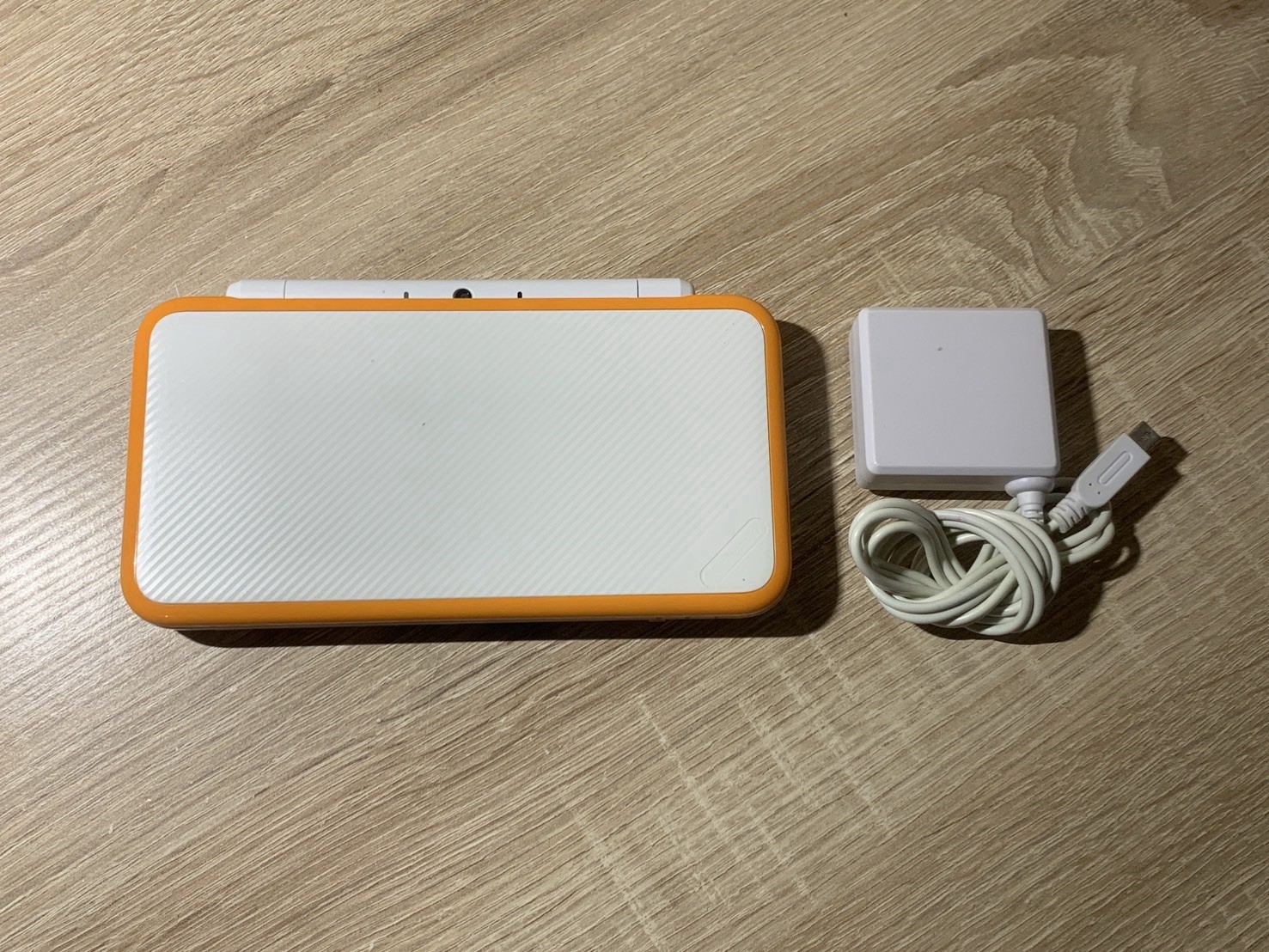 9993 Nintendo New 2DS LL White Orange Very Good TESTED