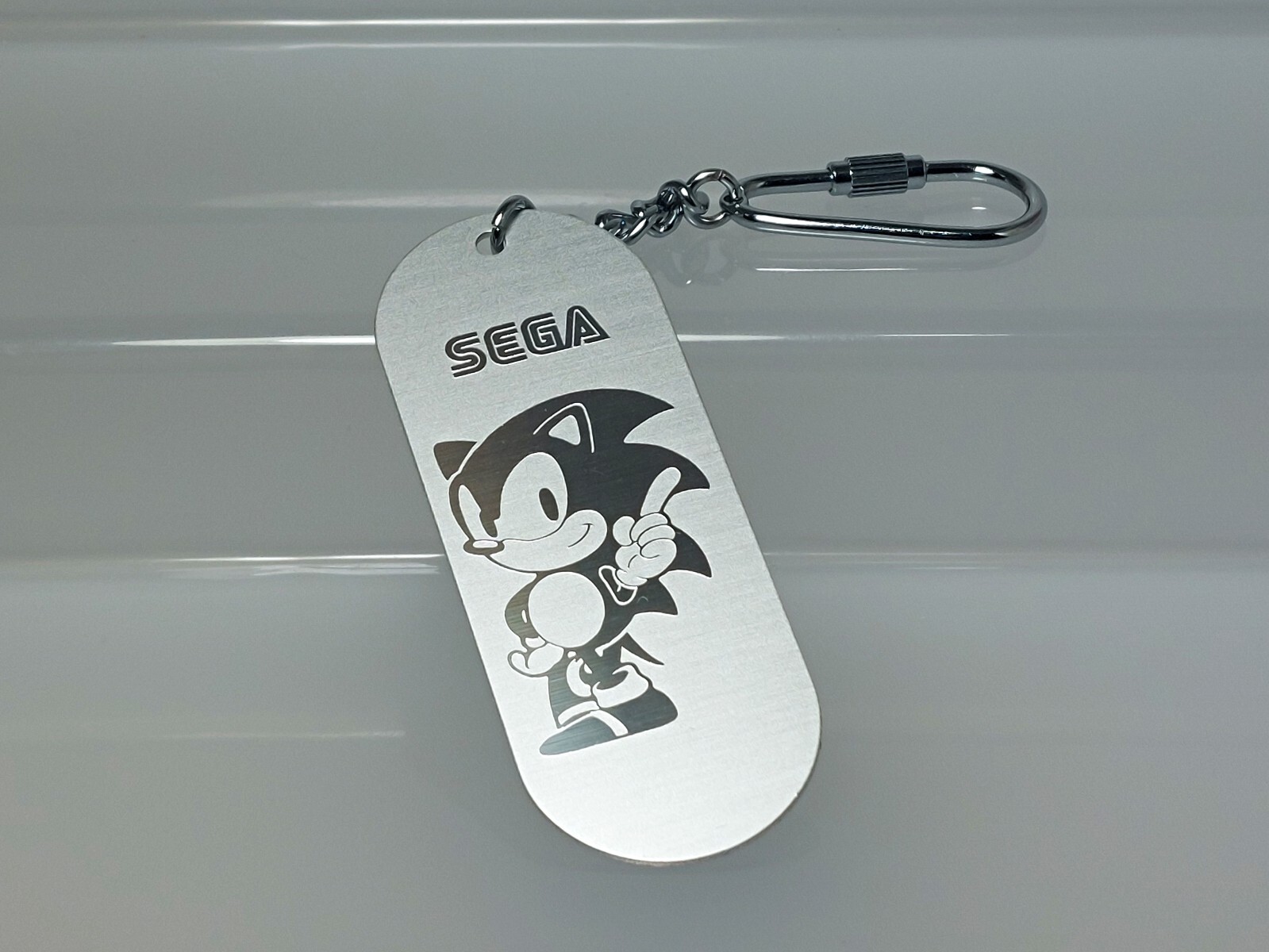 Sonic the Hedgehog Metal Keychain SEGA Japan F04 3.2in