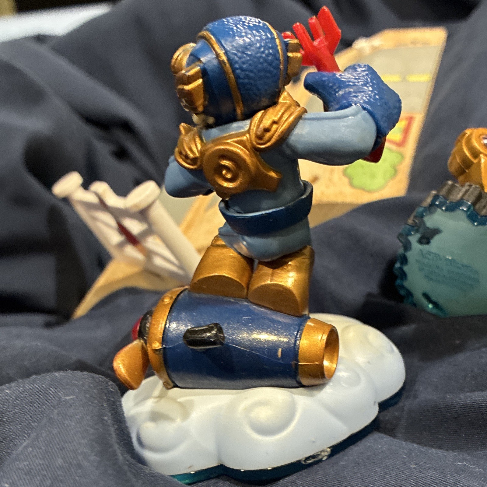 Activision Skylanders Lightcore Bash Light-Up Figure – Giants