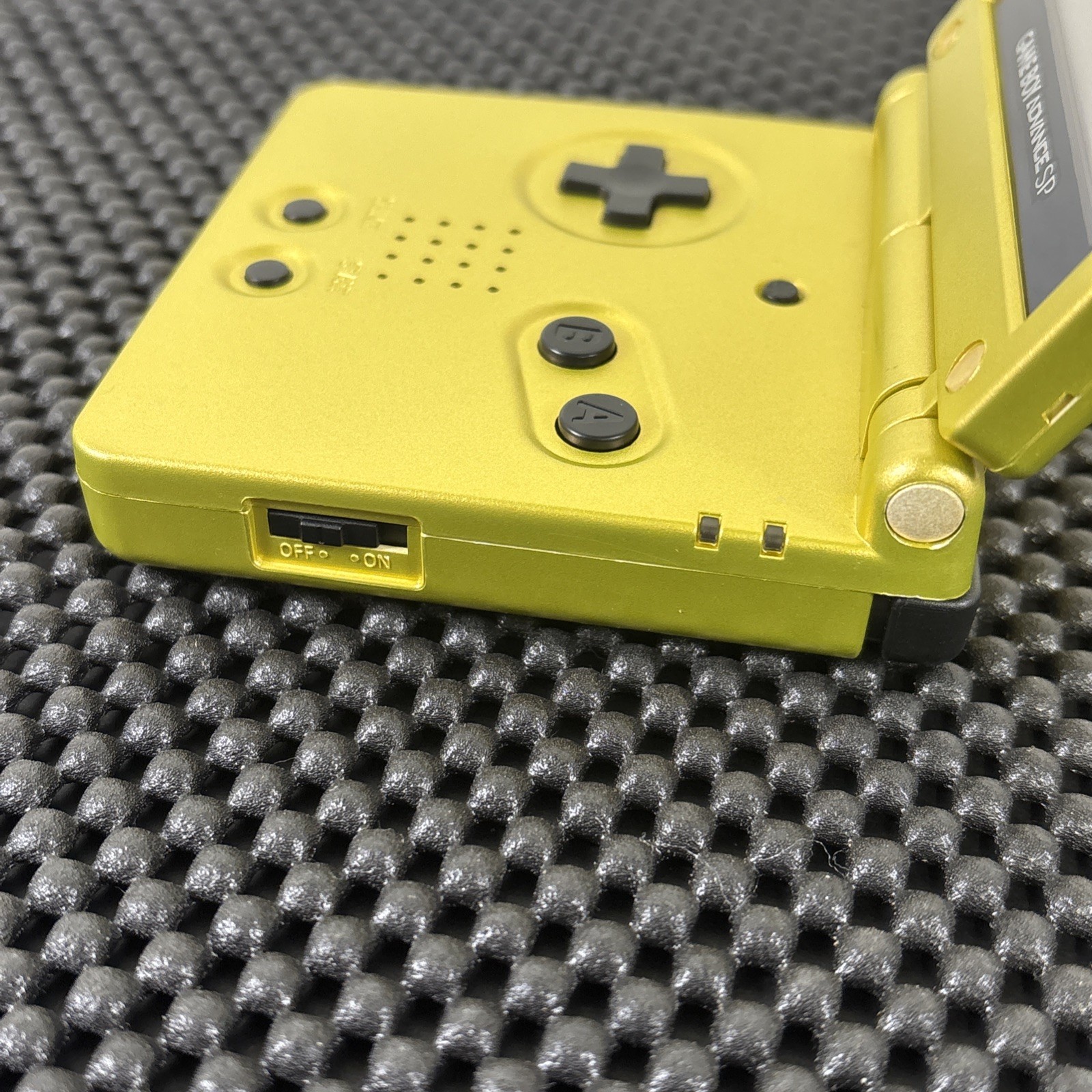 Nintendo Game Boy Advance SP Gold w/Tony Hawk’s Underground 2 OEM Charger