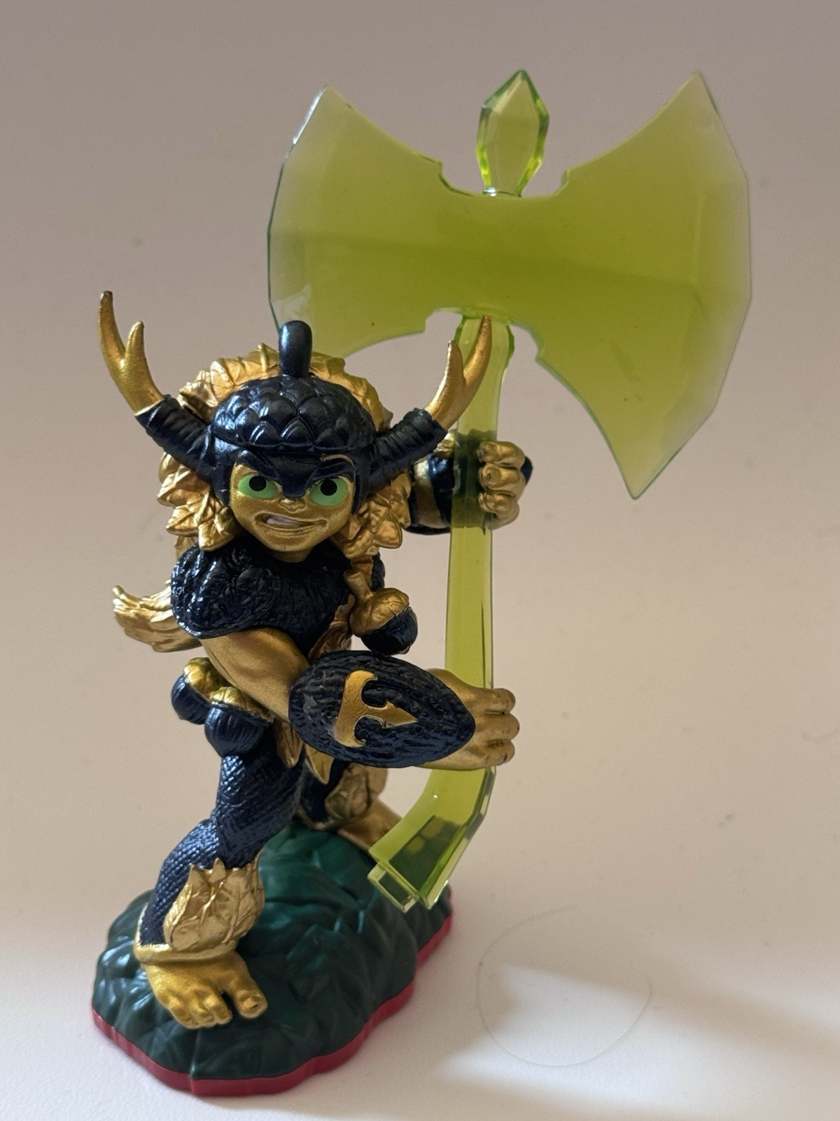 Legendary Bushwhack Skylanders Trap Team Master Life Type