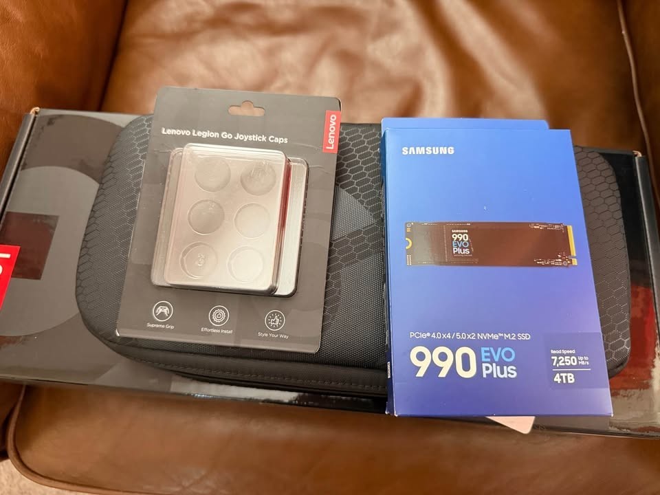 Lenovo Legion Go 2, 32GB, 4TB SSD, Z2 EXTREME, 144hz VRR OLED Steam OS + EXTRAS!
