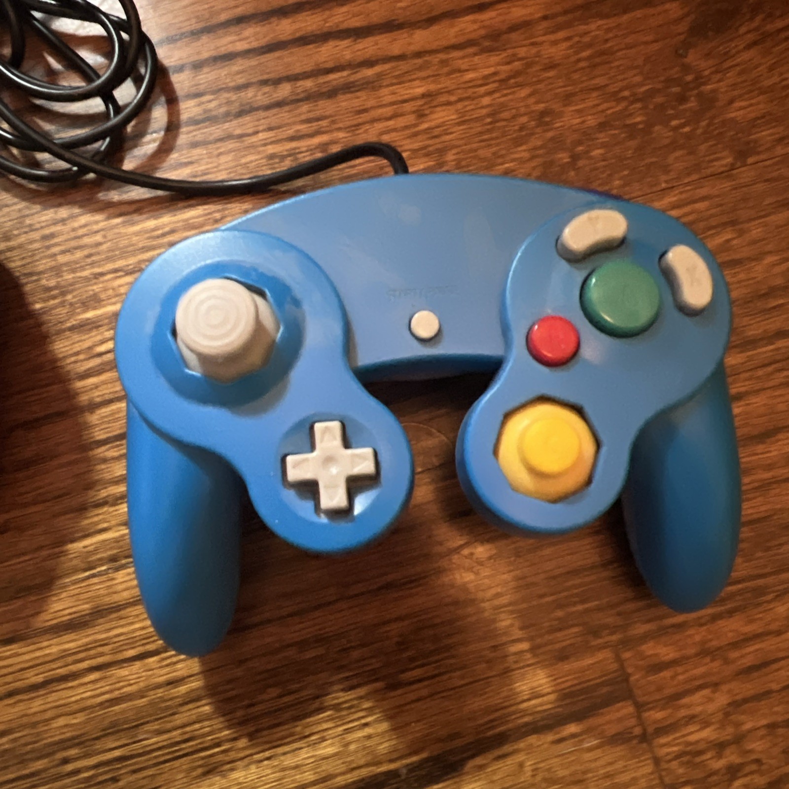 Nintendo Gamecube Wii Wired Controllers lot of 2 Red / Blue unbranded Untested