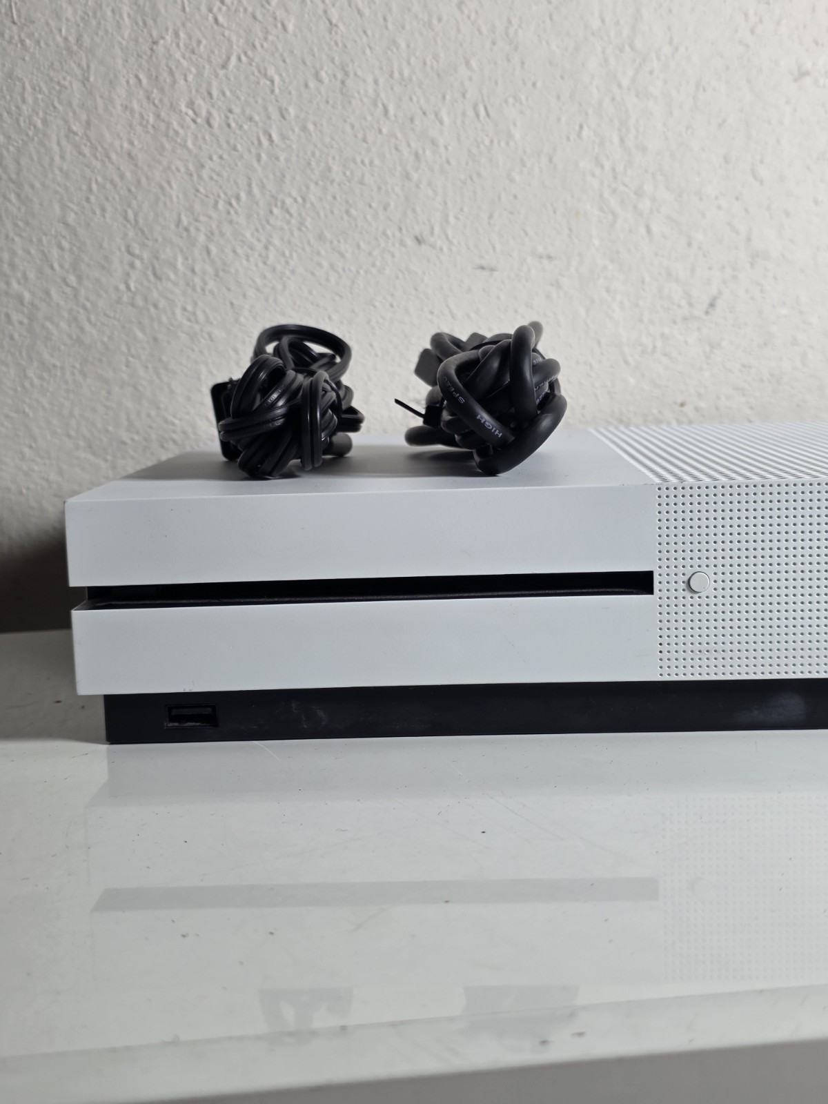 Microsoft Xbox One S (Model 1681) 500GB Gaming System Console W/ Wires Tested