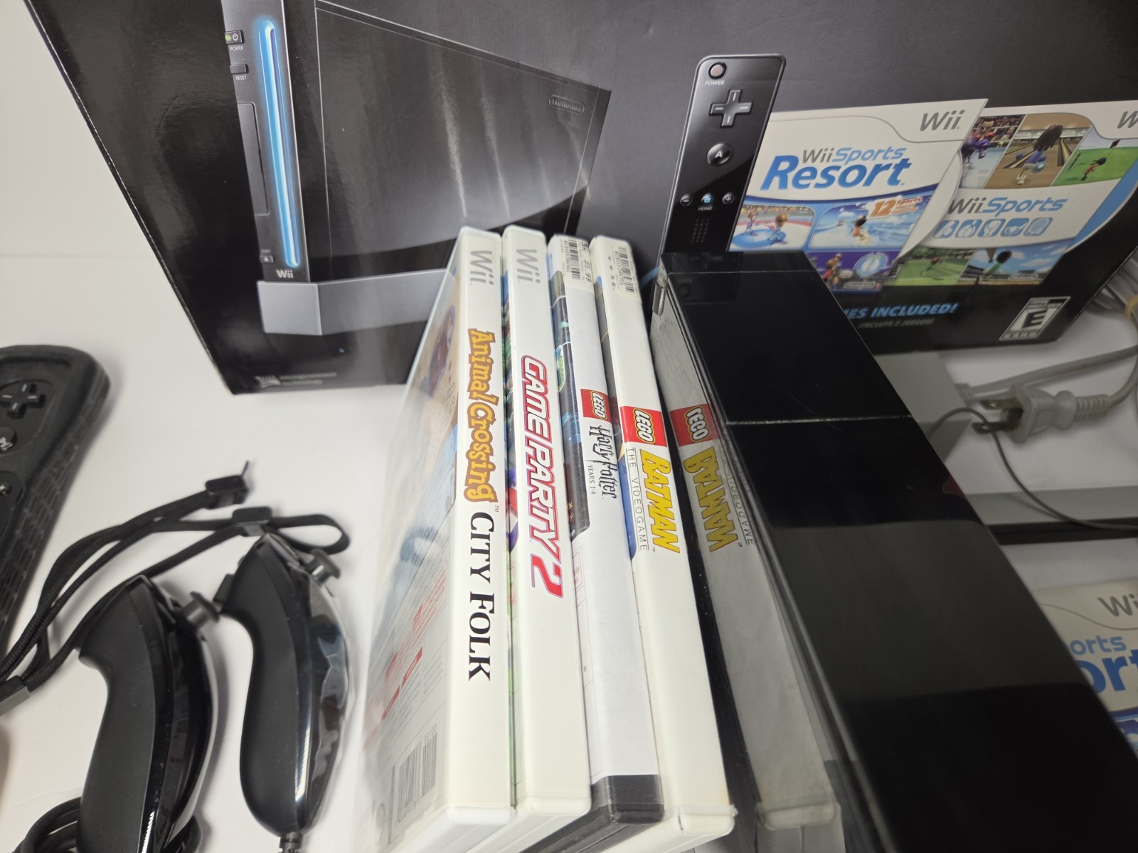 Nintendo Wii, Wii Sports, Resort And 4 Games, Black Console System Bundle