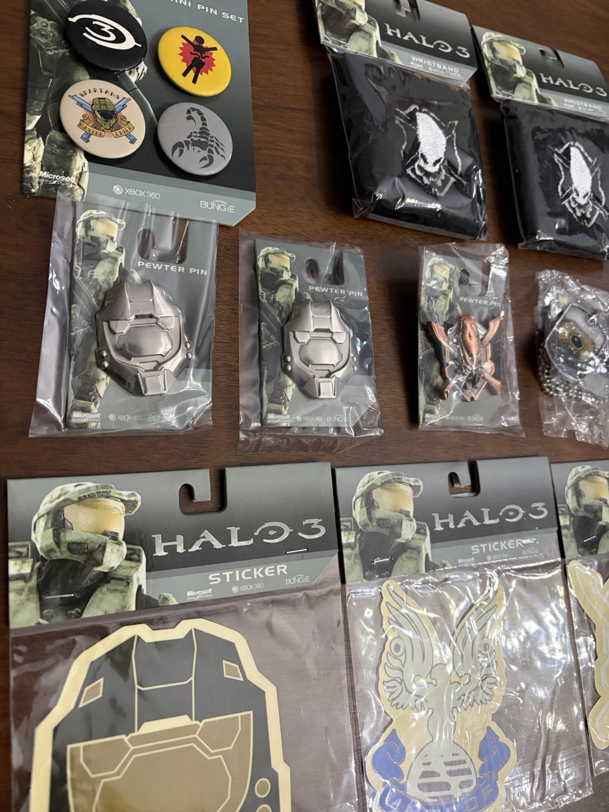 Lot Of 16 NOS HALO 3 Dog Tag, Buttons, Pins 2007 Microsoft Corp Bungie XBOX!