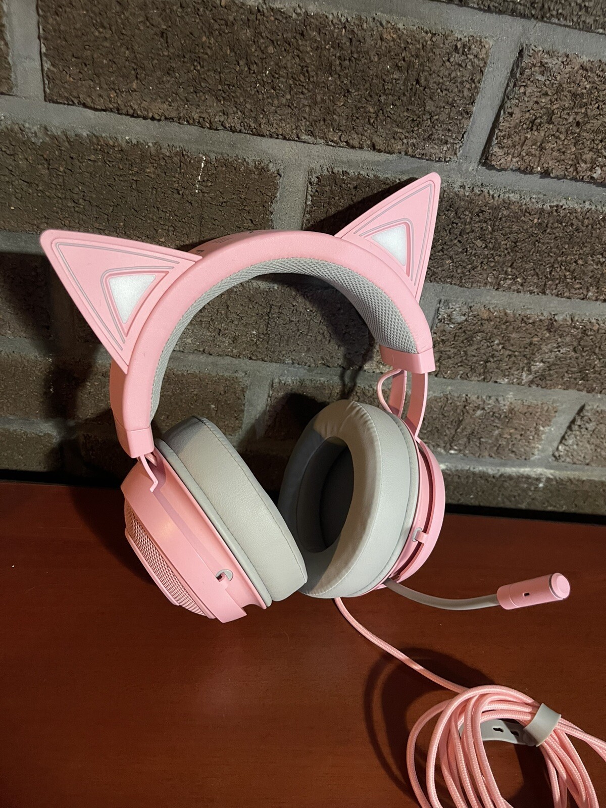 Razor Kraken Kitty RGB USB gaming Headset. THX 7.1 Spatial Surround Sound, Pink