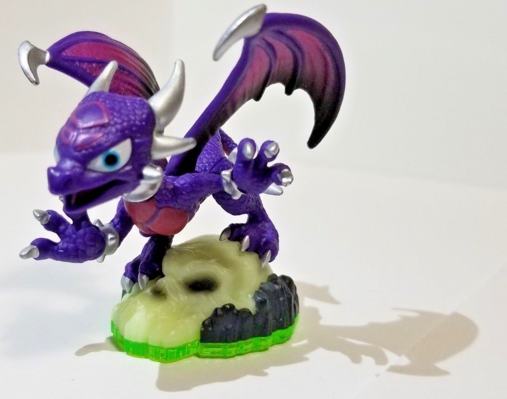Cynder First Edition or Phantom edition Undead Skylanders – with warranty
