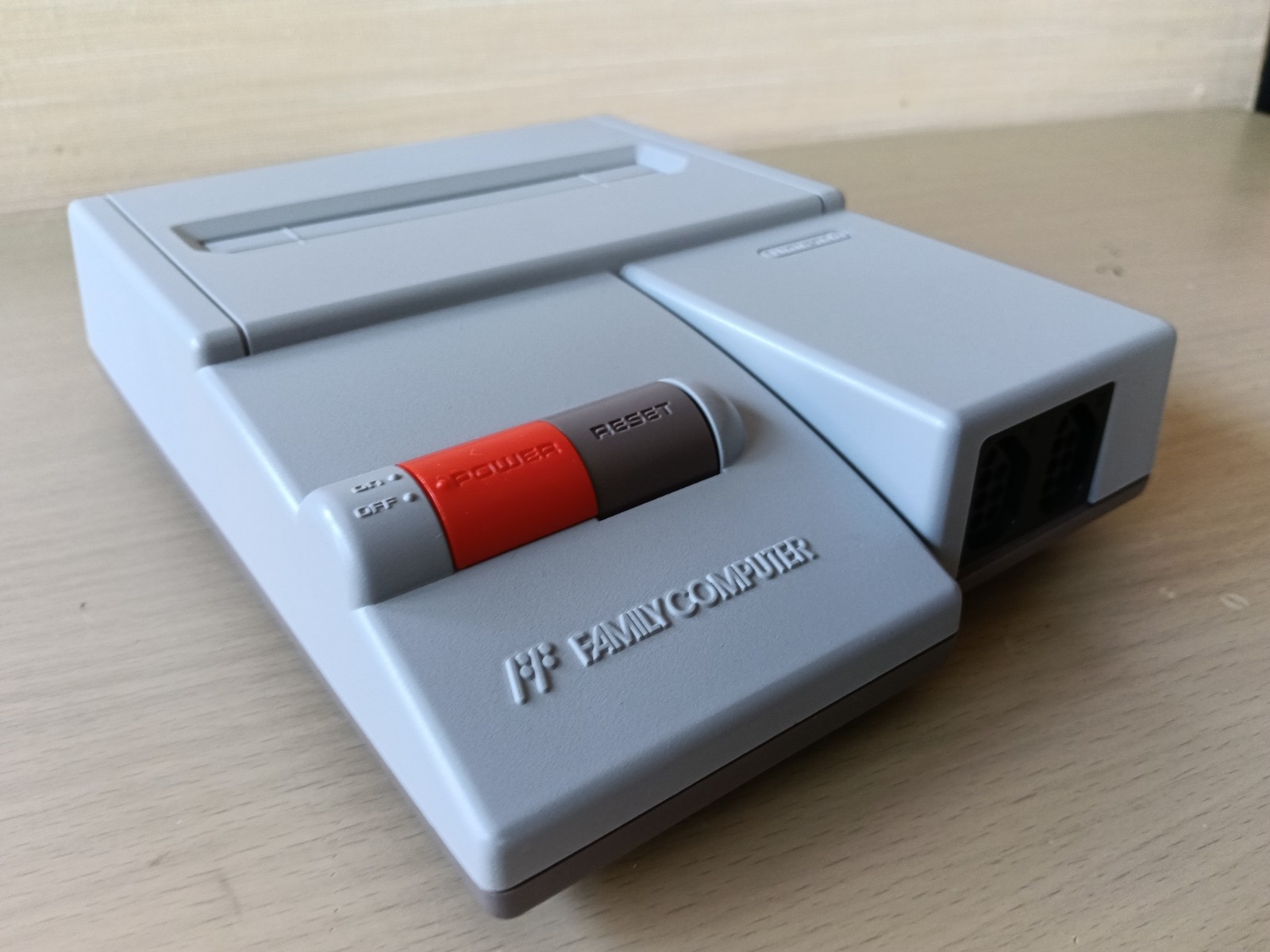 Nintendo New Famicom Console AV Complete good condition TESTED /painted/NES 1