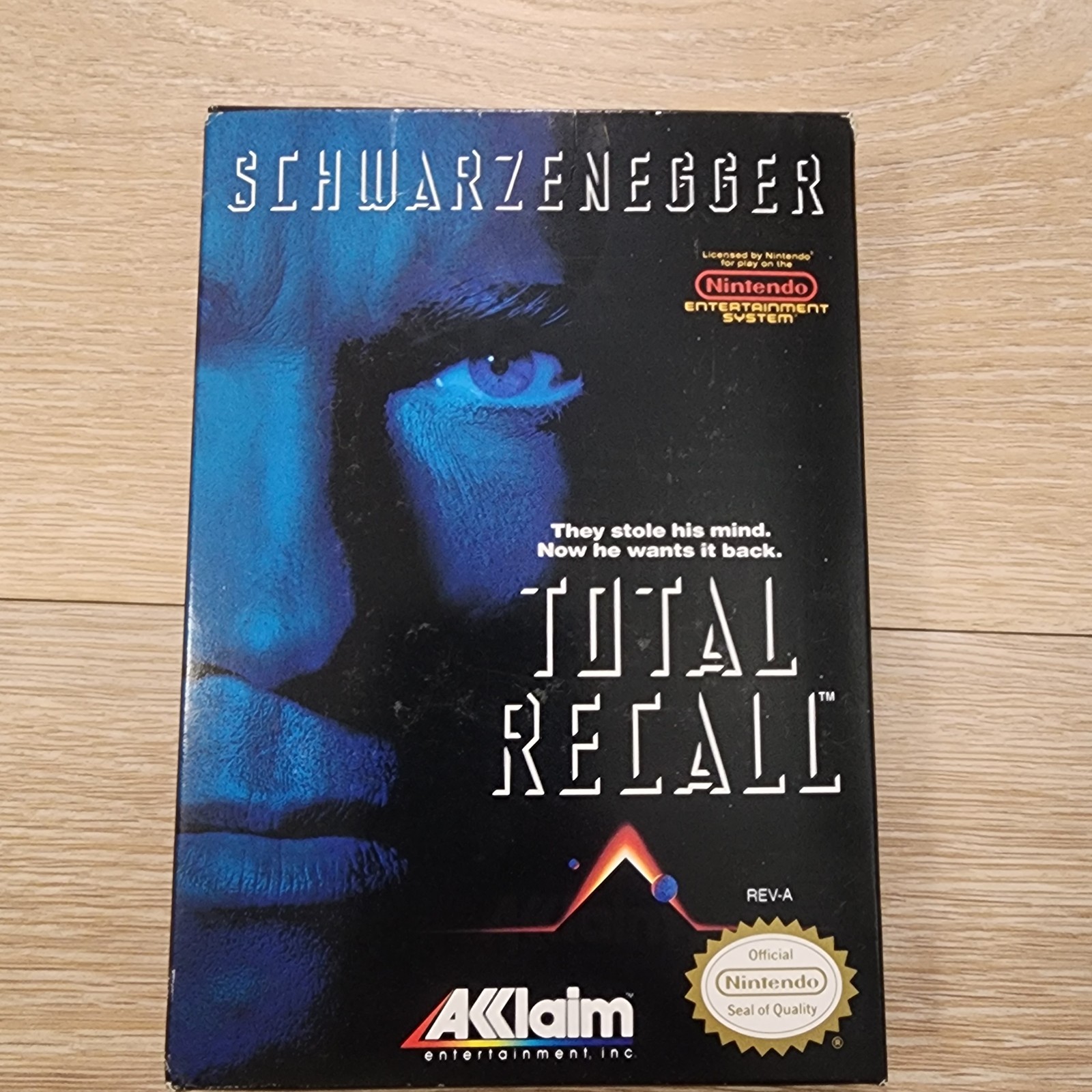 Total Recall (Nintendo Entertainment System, 1990)CIB-NM-VG
