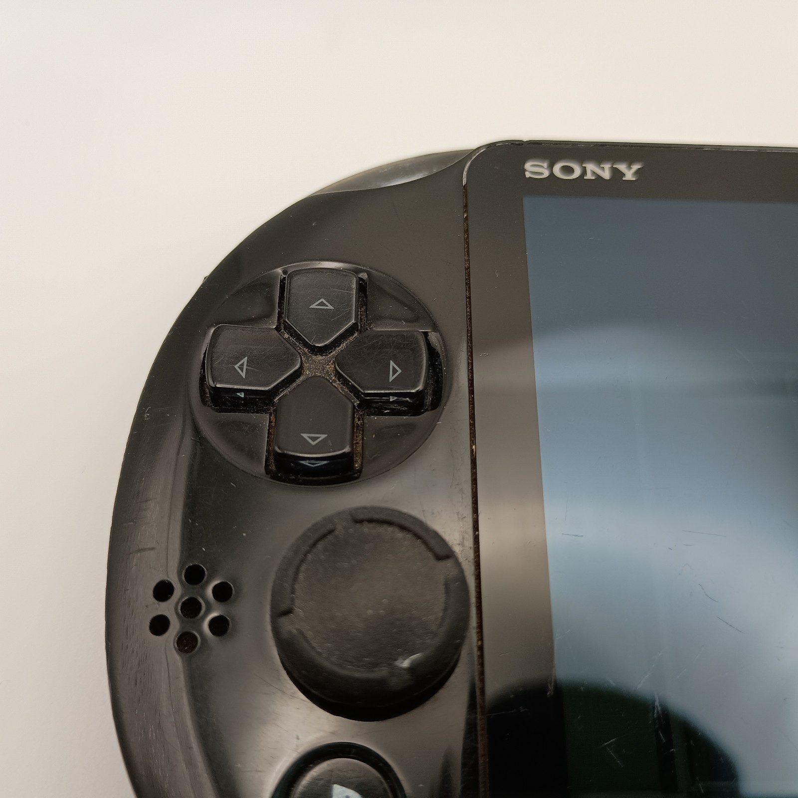 Sony PS Vita Black PCH-2000 Tested Working + Original 16GB Memory Card Minecraft