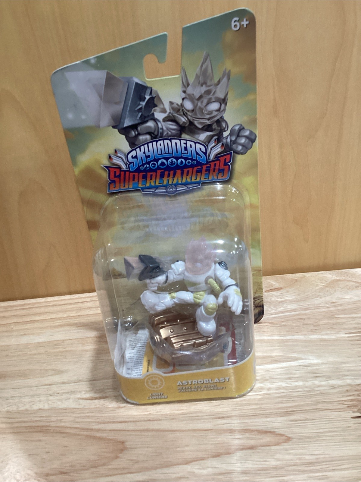 Skylanders Superchargers Astroblast Light Element New Sealed Figure