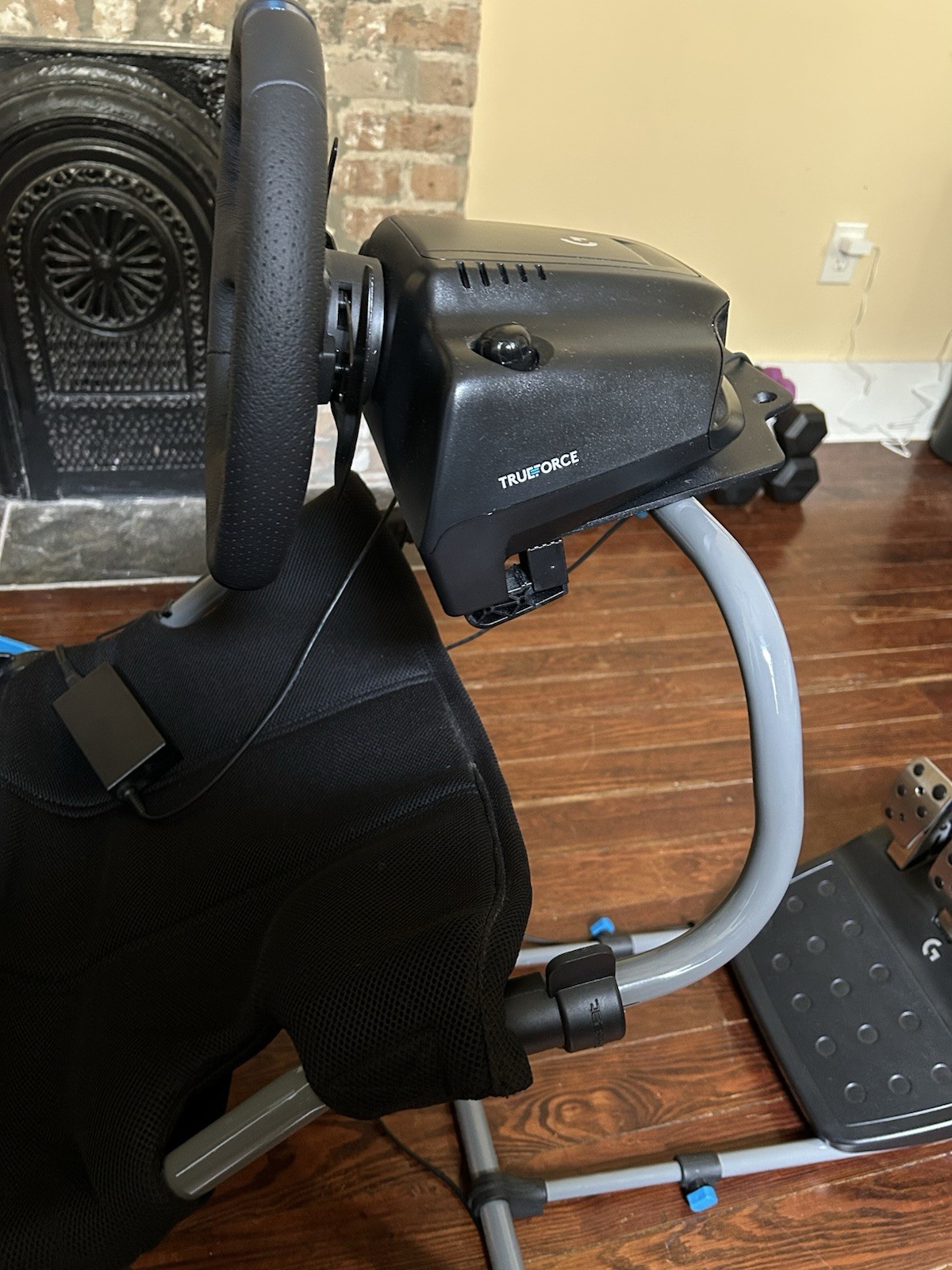 Logitech G923 TRUEFORCE PS5 PS4 PC Wheel & Pedals +Playseat ChallengeX LogitechG