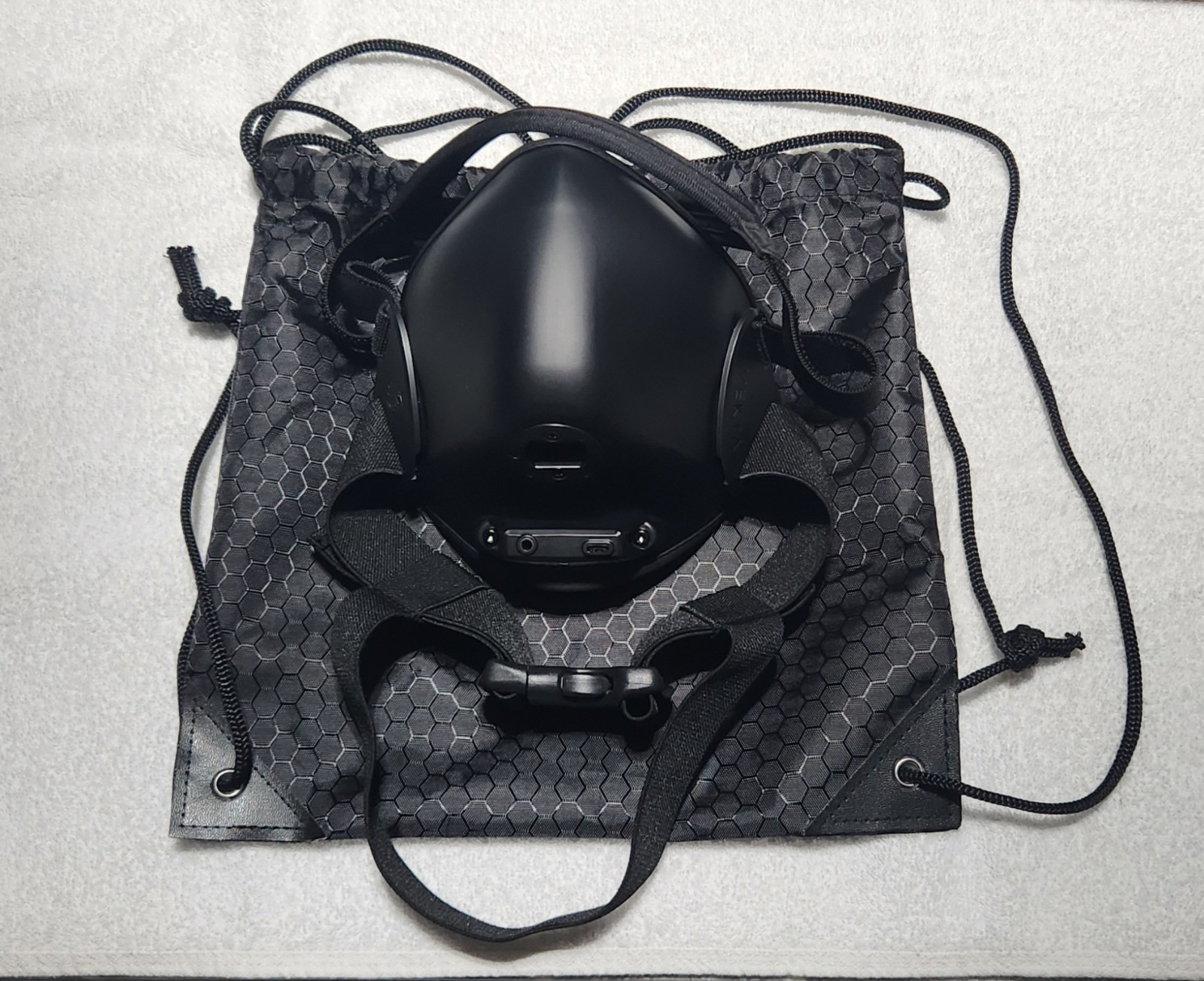 Metadox Vekta Soundproof Gaming Mask w/ Built-In Microphone Tested & Prepared