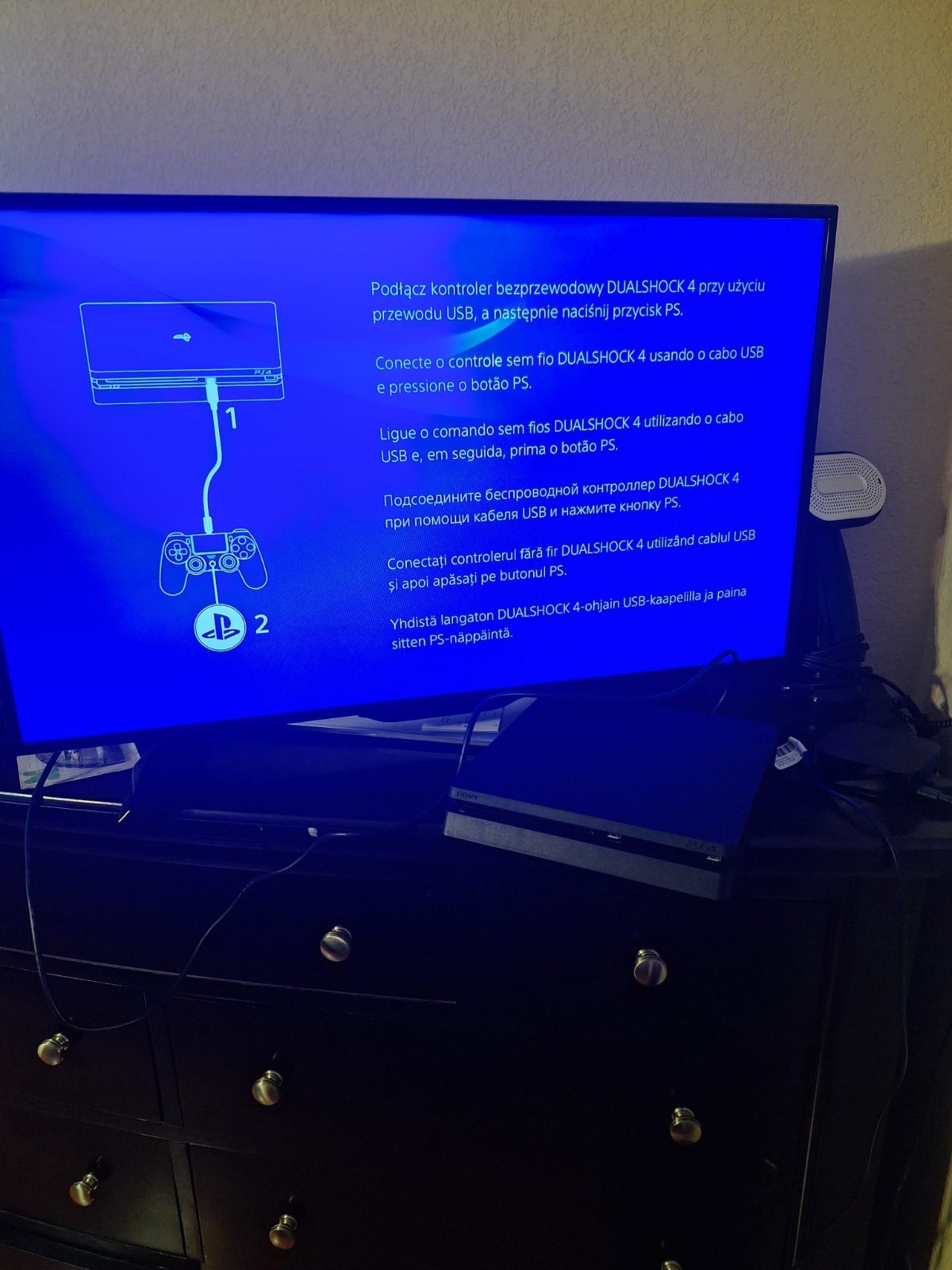 Sony PlayStation 4 PS4 500GB Black Wi-Fi Blu-Ray 1080p Region Free Cords