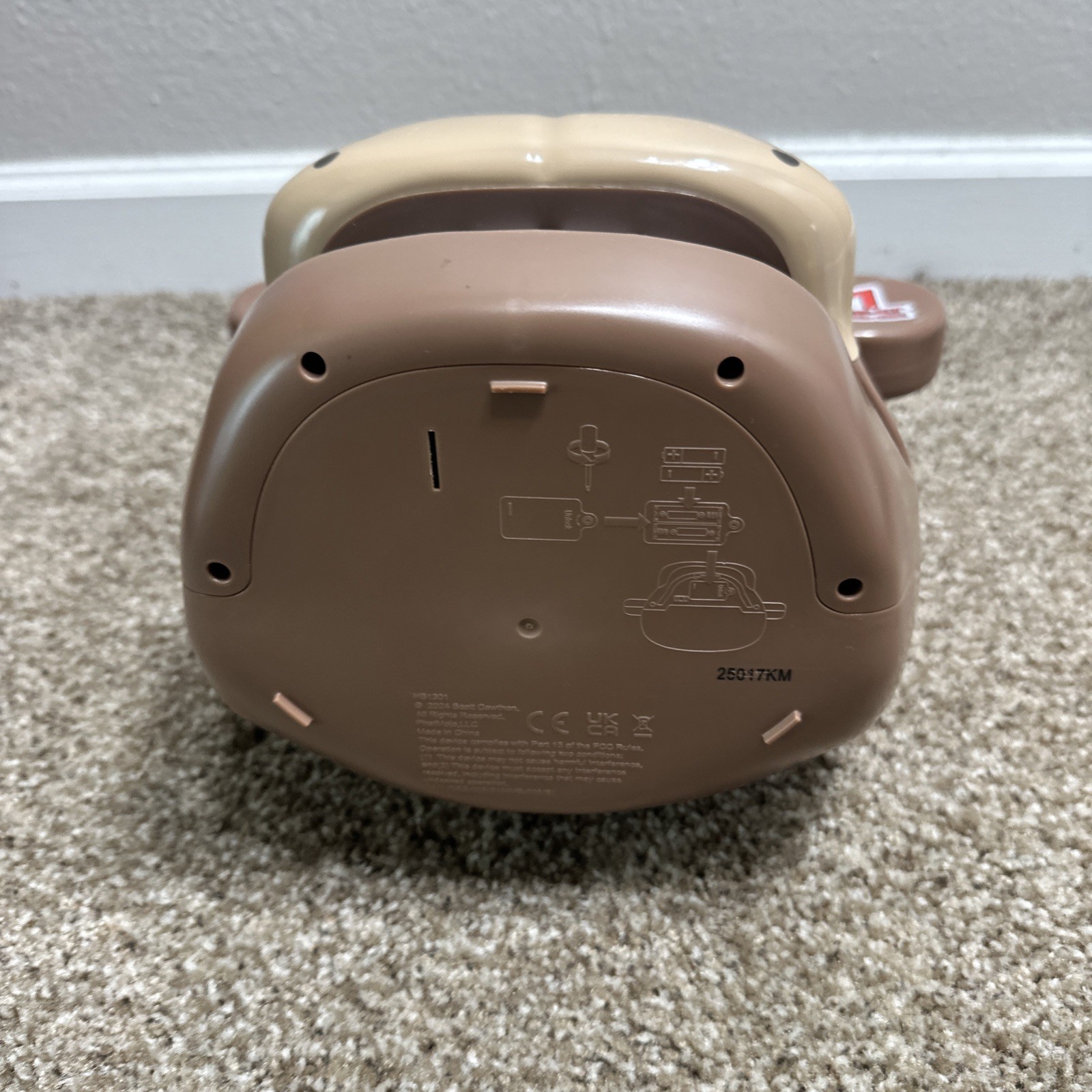 Five Nights At Freddy’s 10th Anniversary Animatronic Head And Golden Freddy READ