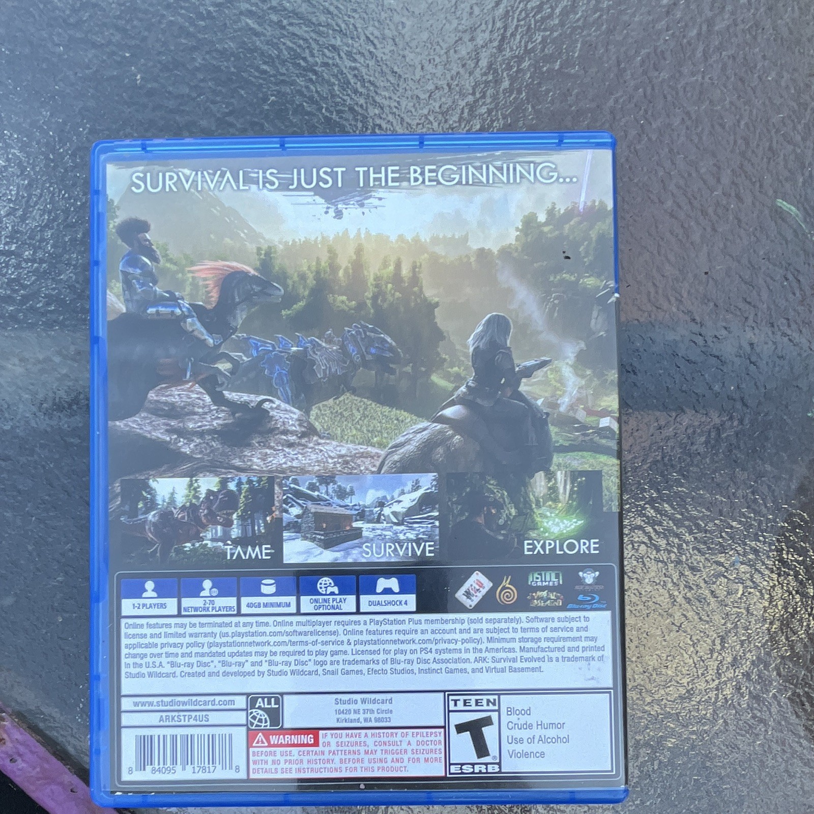 ARK: Survival Evolved PS4 Studio Wildcard 2017 T Online Multiplayer NTSC-U/C