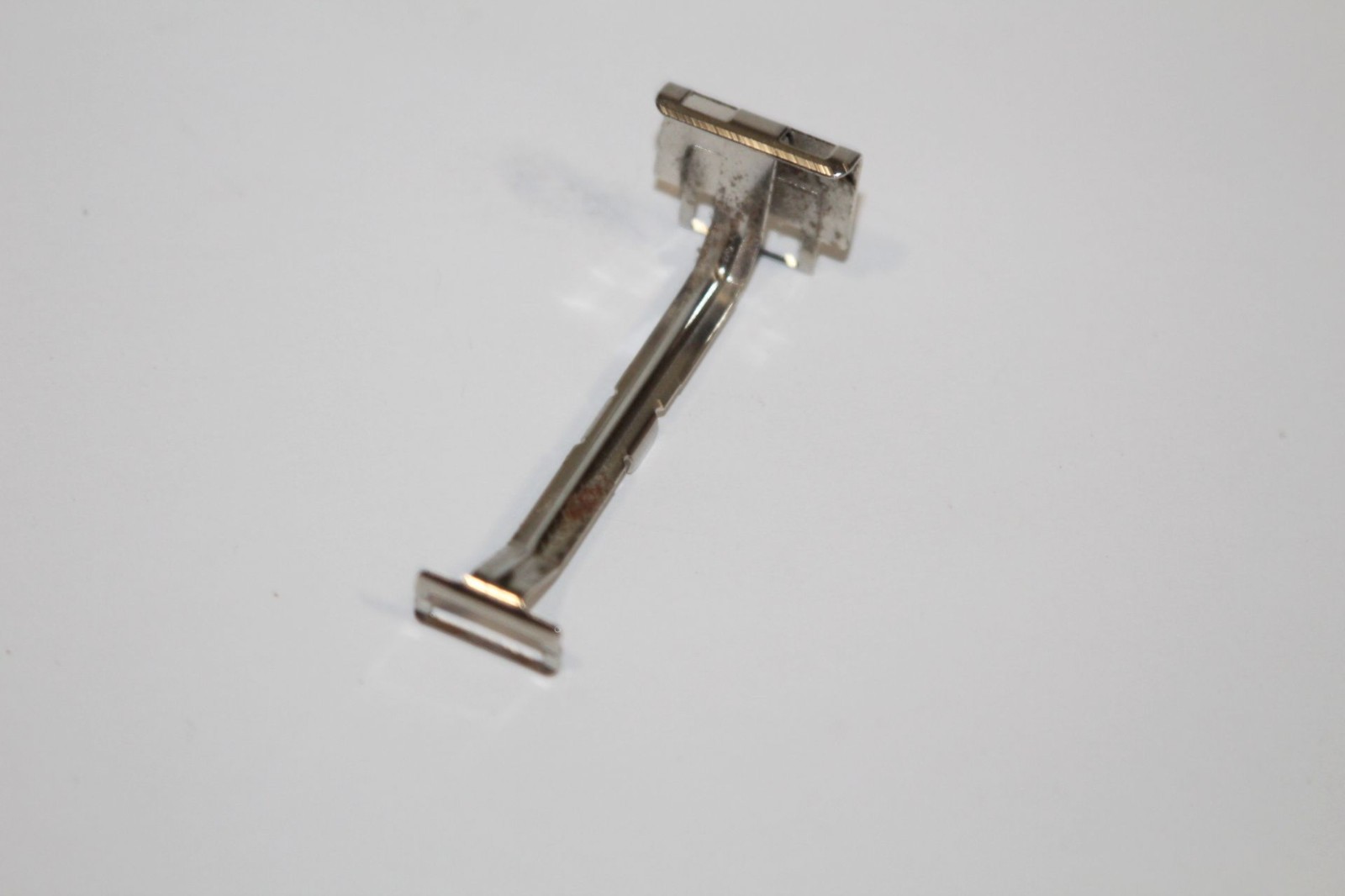 Original Microsoft Xbox Console Part – OEM GPU Heatsink Retainer Bracket Clip