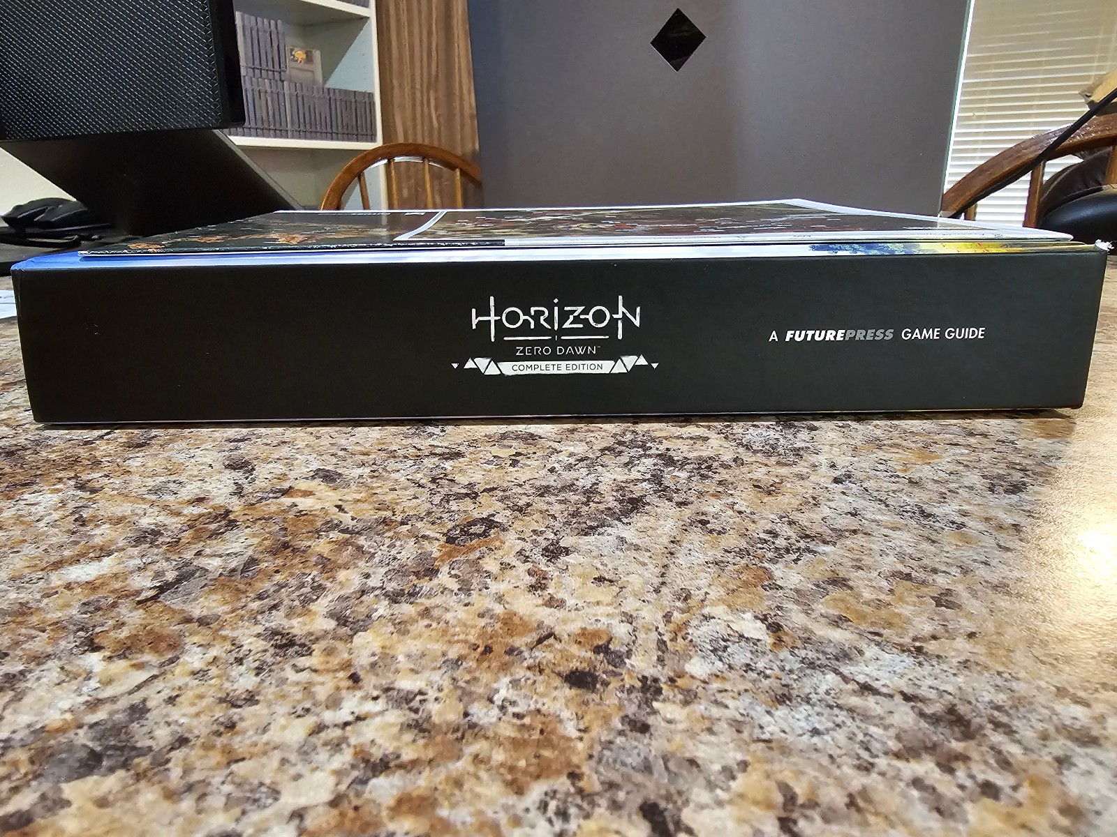 Horizon Zero Dawn Strategy Guide (Hardcover, 2020, Future Press) Aloy