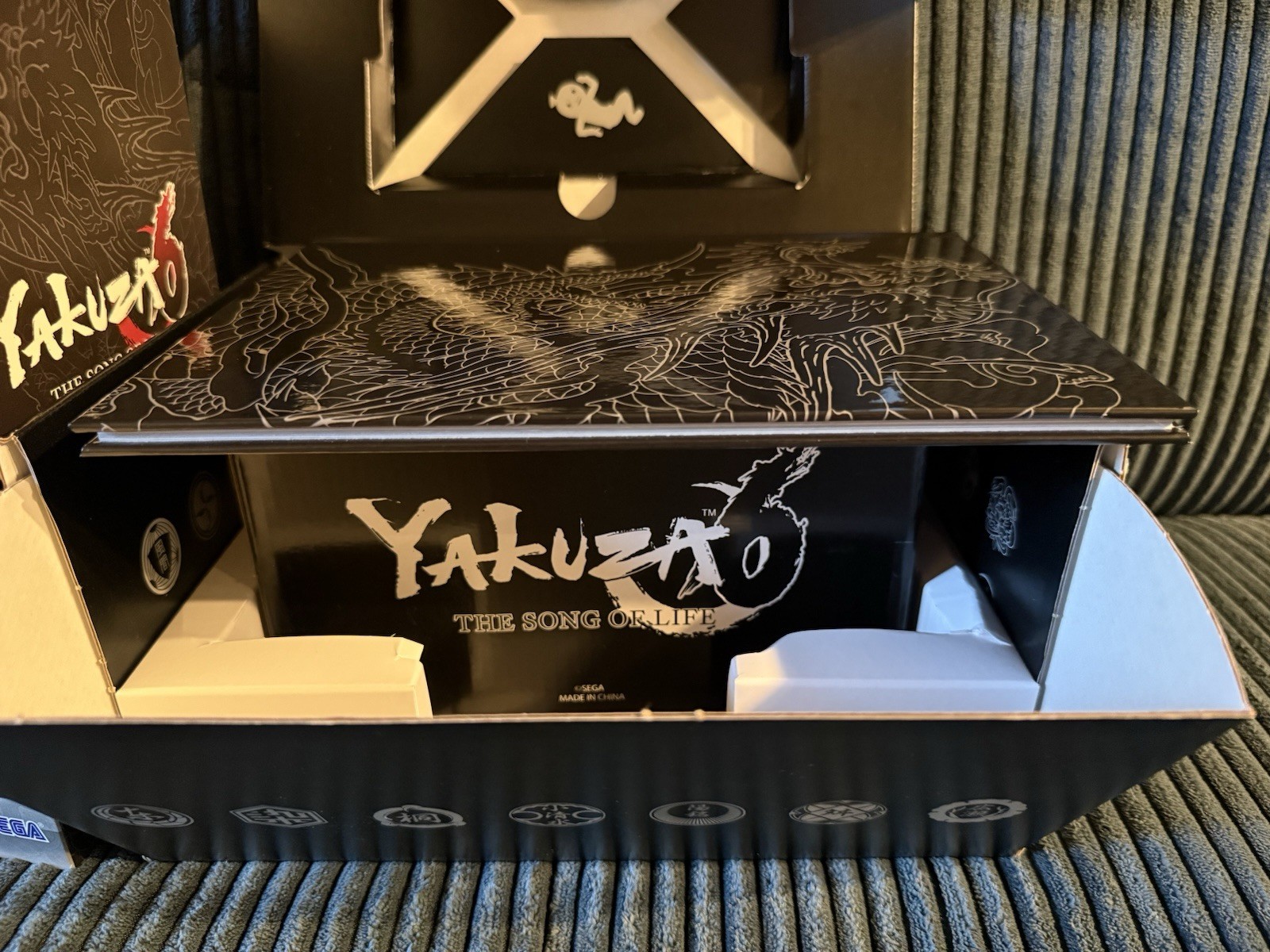 Yakuza 6 The Song of Life After Hours Premium Edition PS4 OPEN MISSING ITEMS