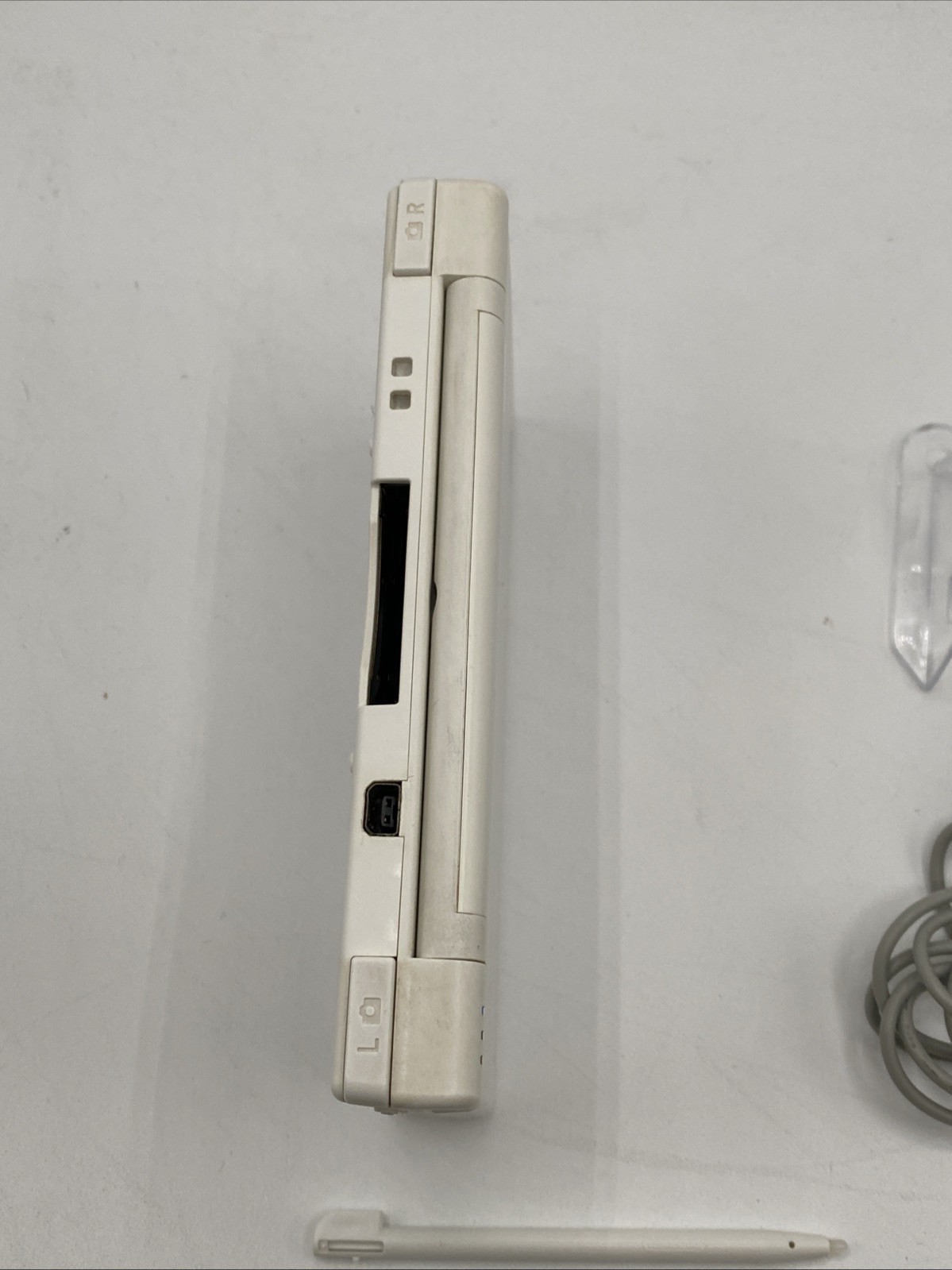 Nintendo DSi White Console Bundle w/ Charger & 16GB SD Card