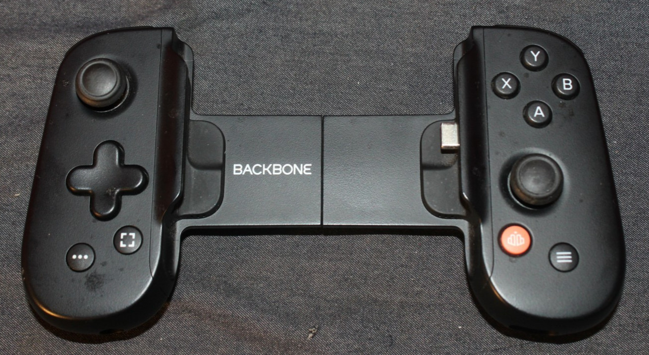Backbone BB-51 Black Controller For Android or Apple Phones AO4077515