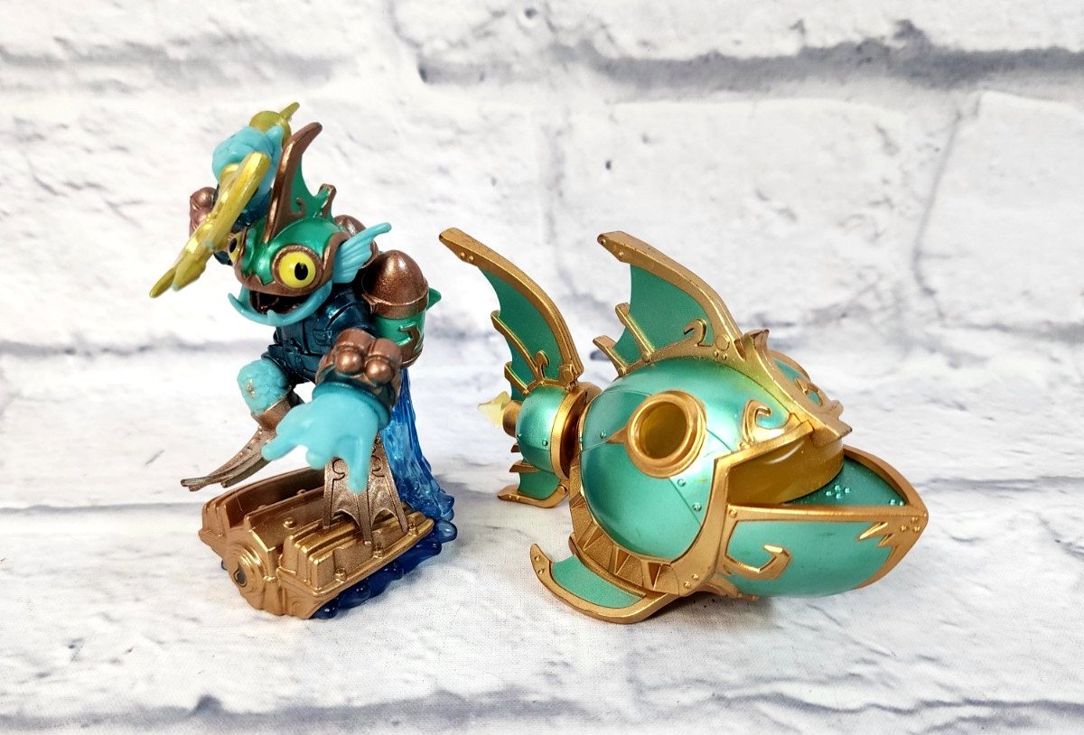 Skylanders Superchargers DEEP DIVE GILL GRUNT Figure & REEF RIPPER Vehicle LOT